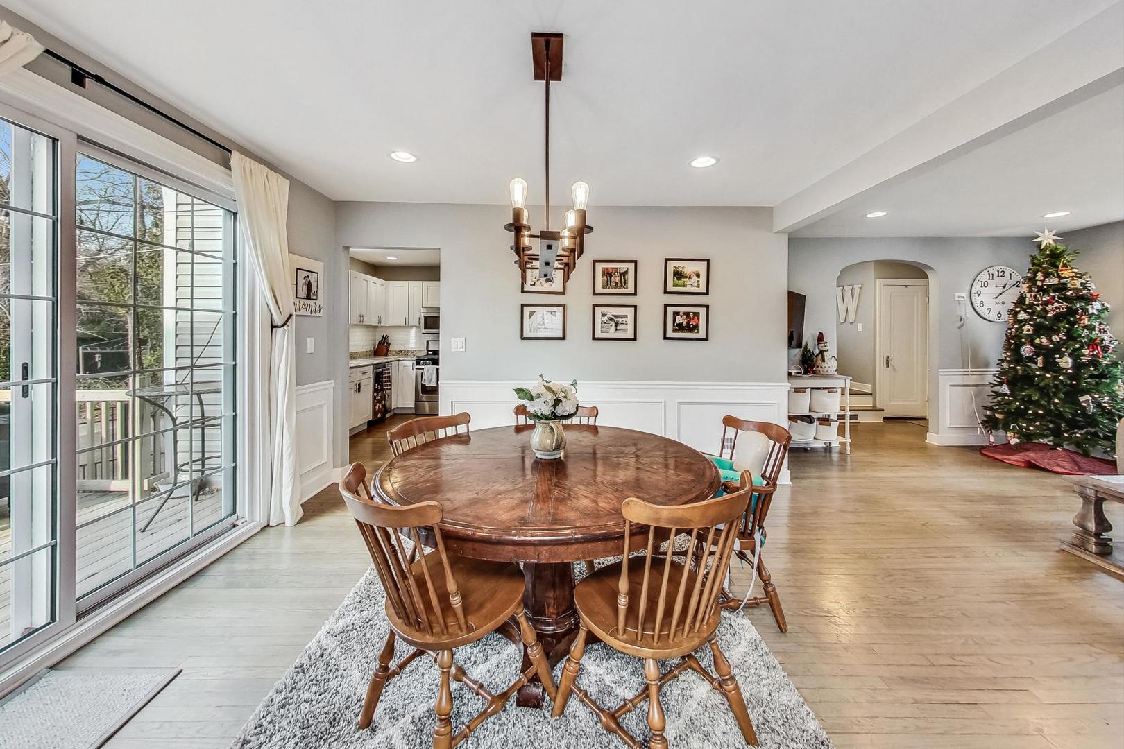 2944 Greenwood Avenue