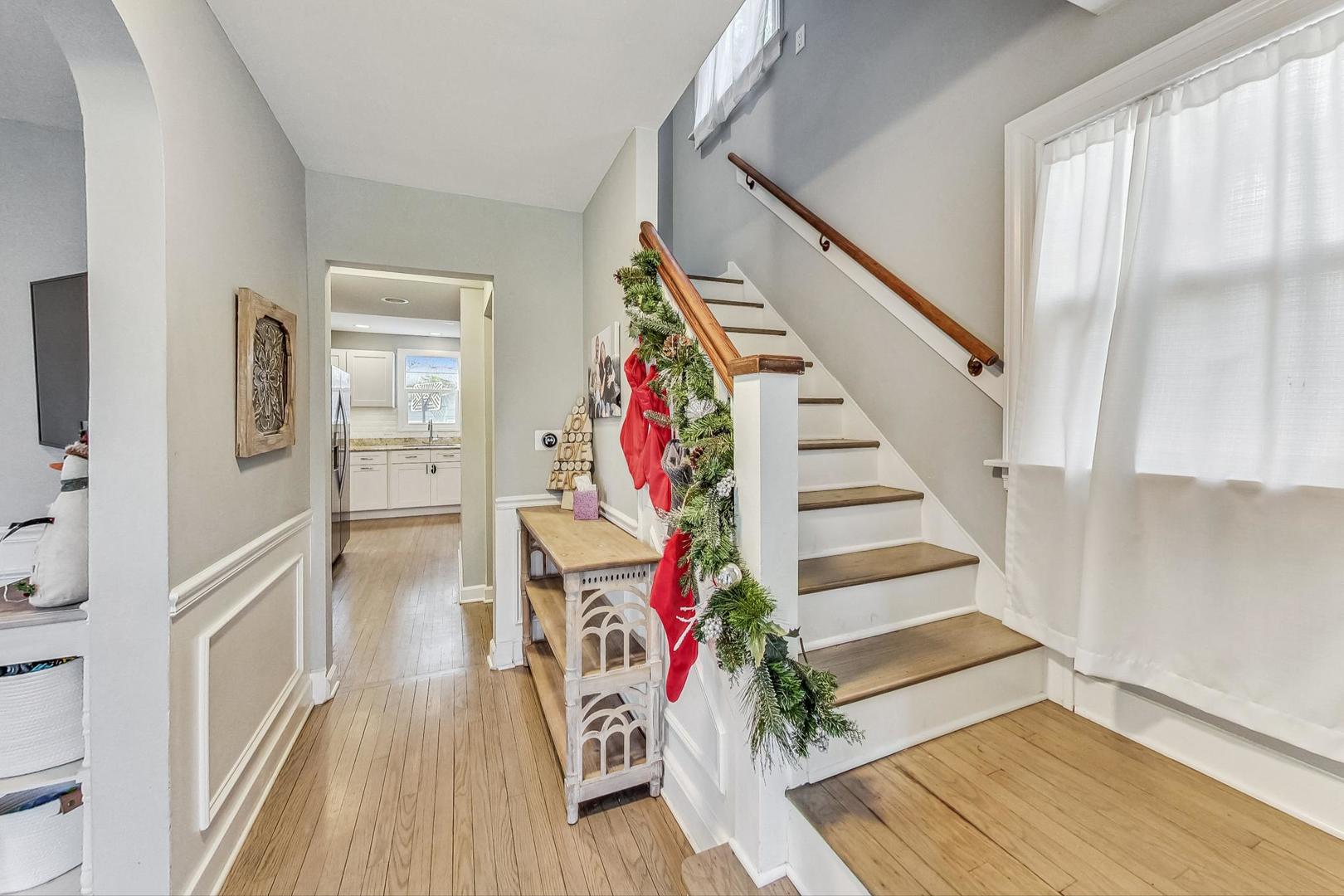 2944 Greenwood Avenue