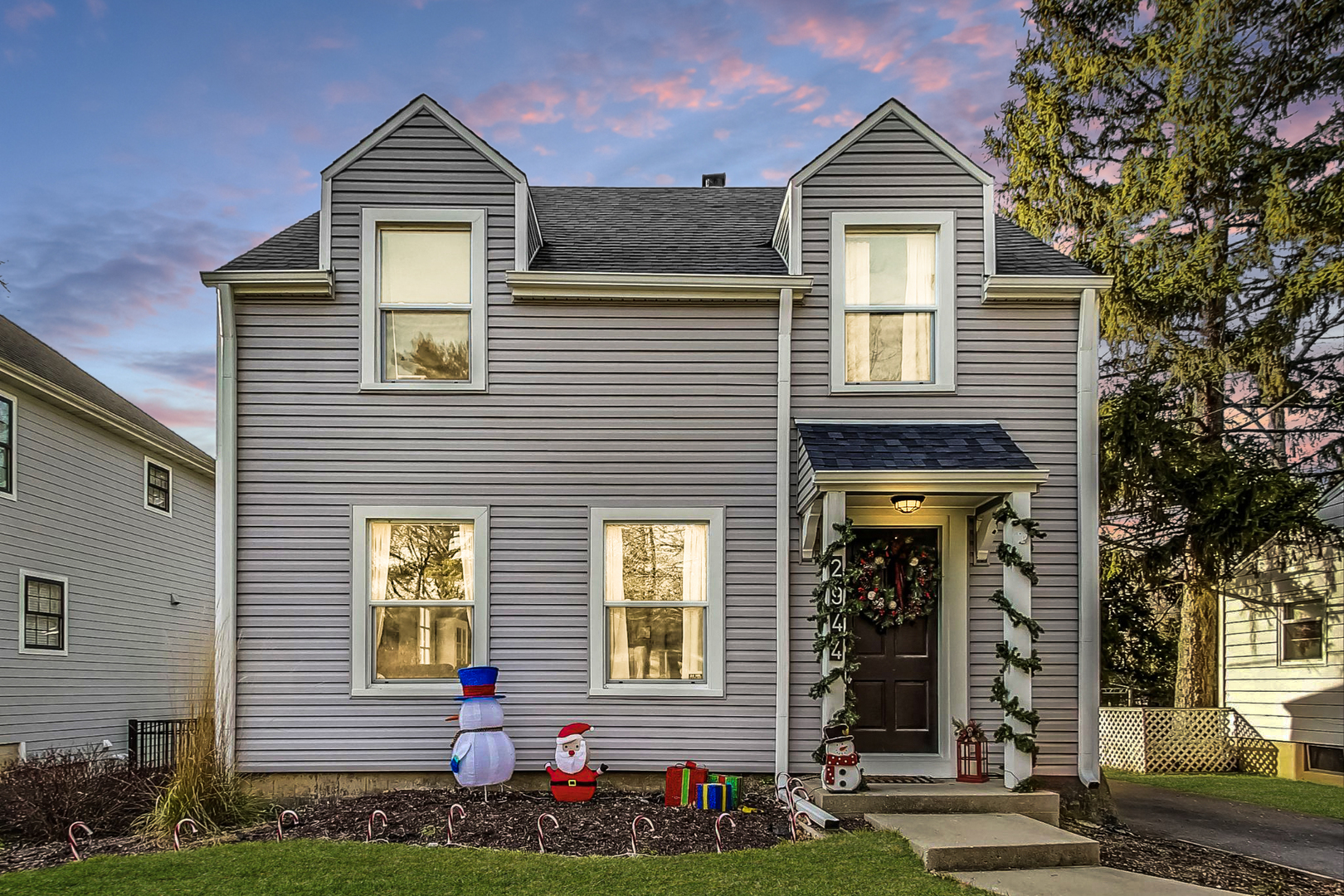 2944 Greenwood Avenue