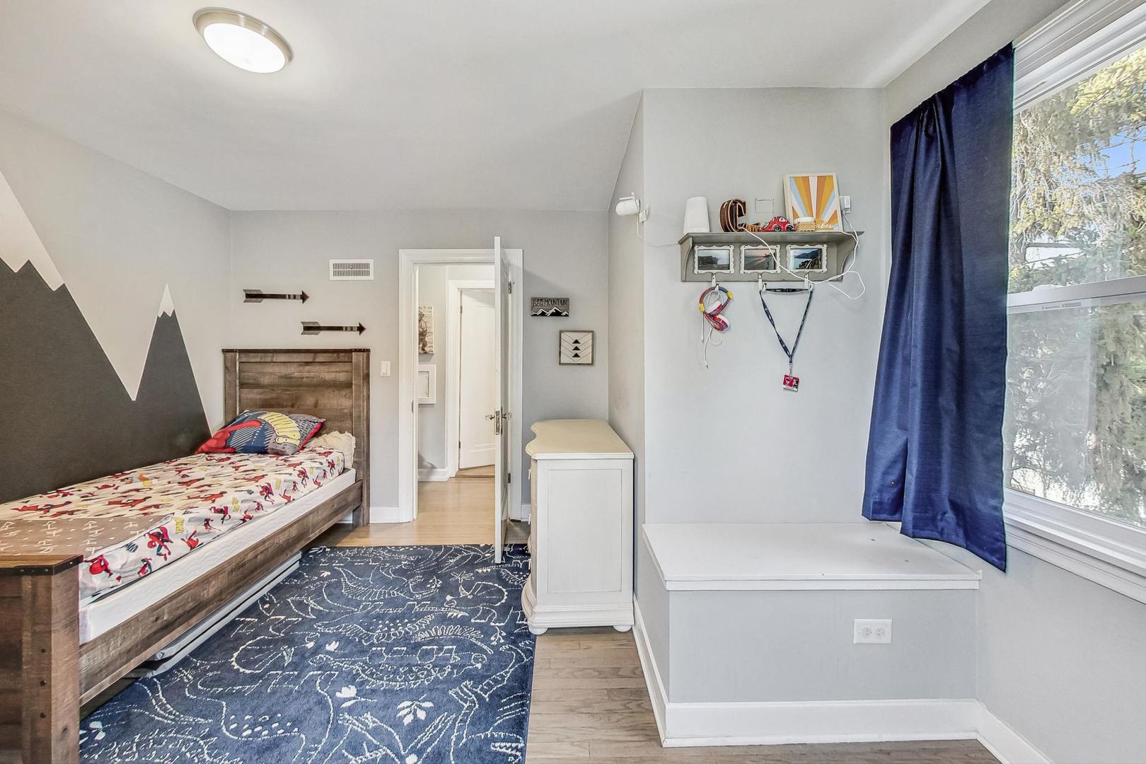 2944 Greenwood Avenue