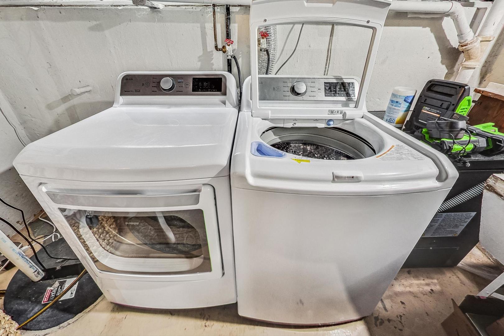 2944 Greenwood Avenue