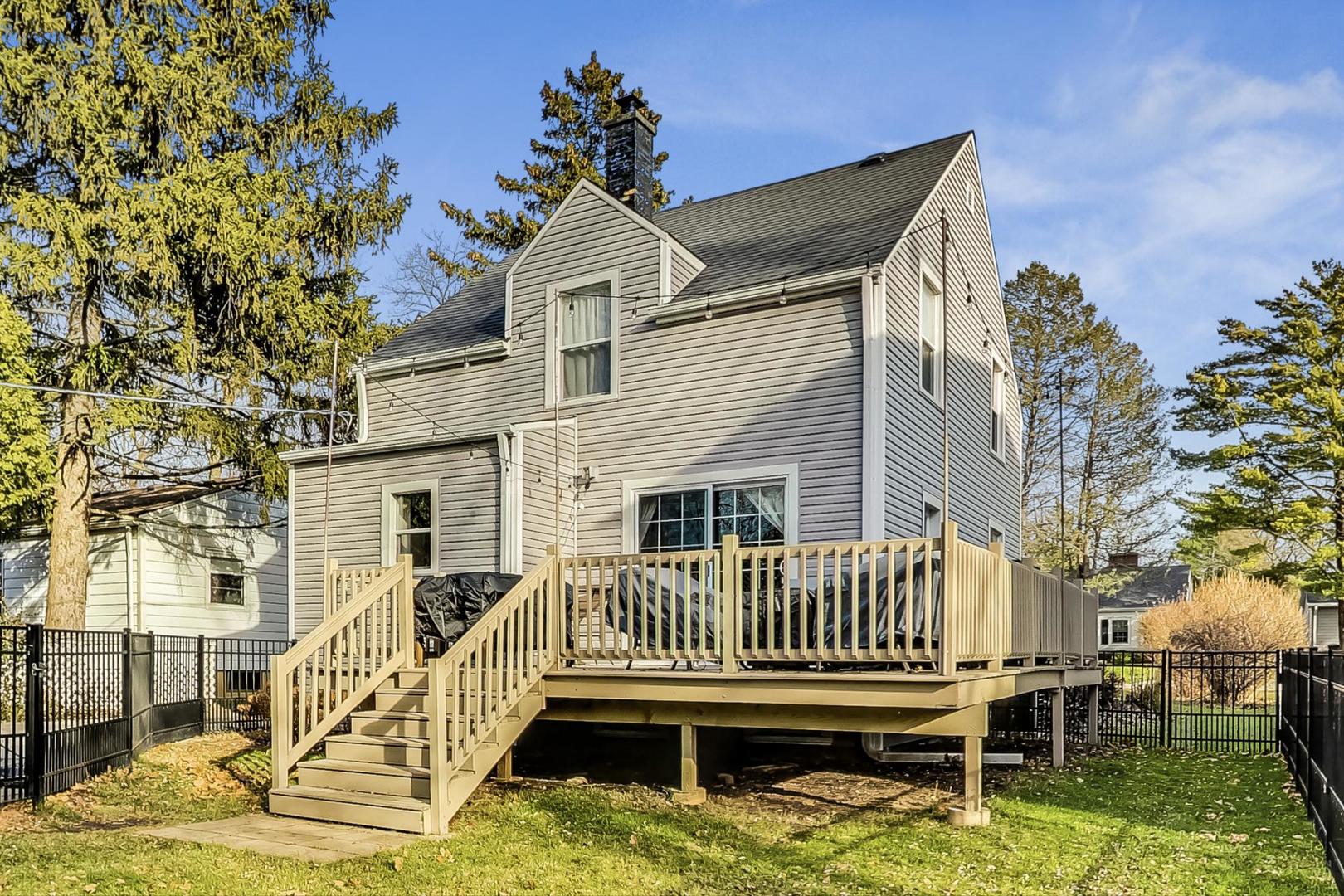 2944 Greenwood Avenue