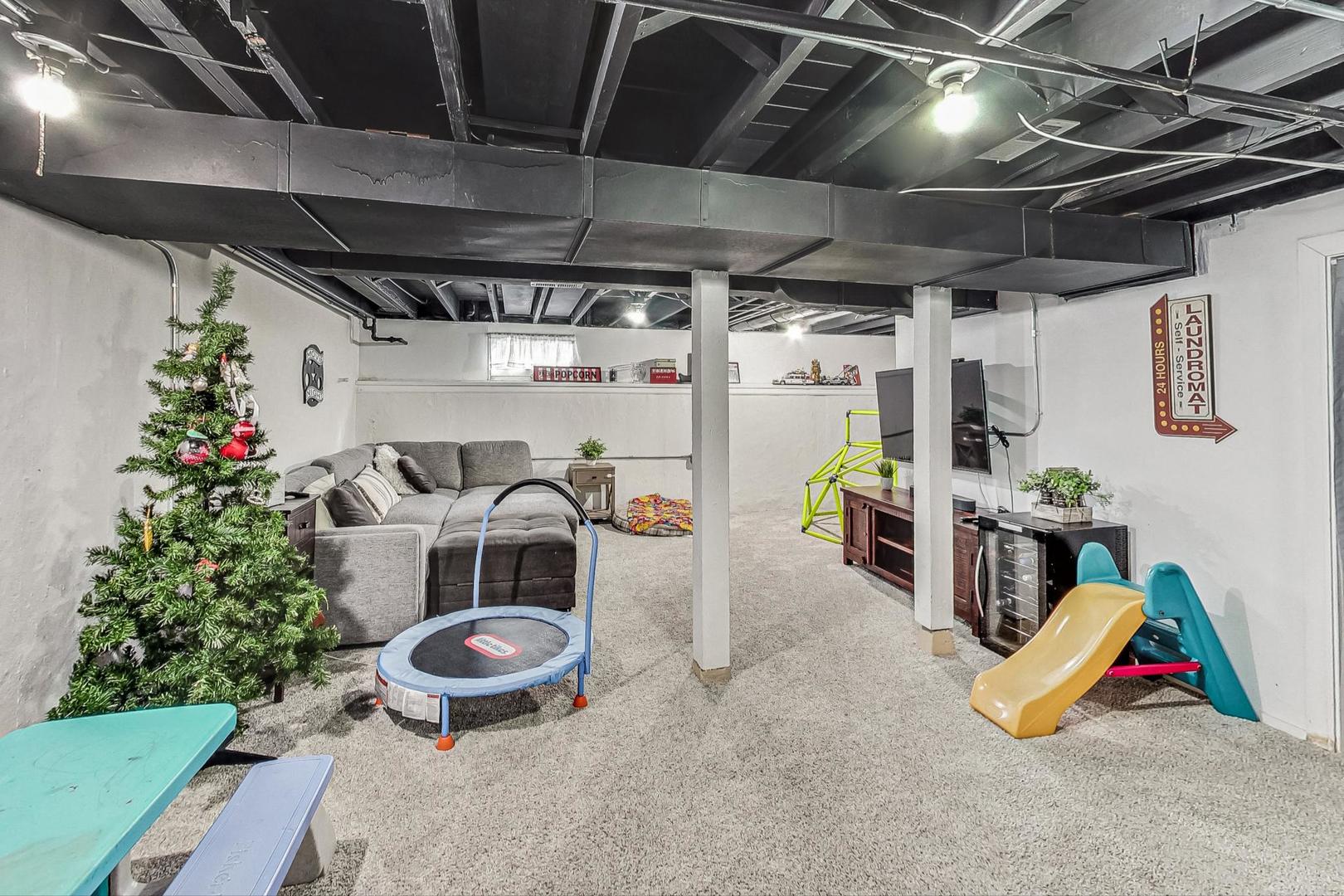 2944 Greenwood Avenue