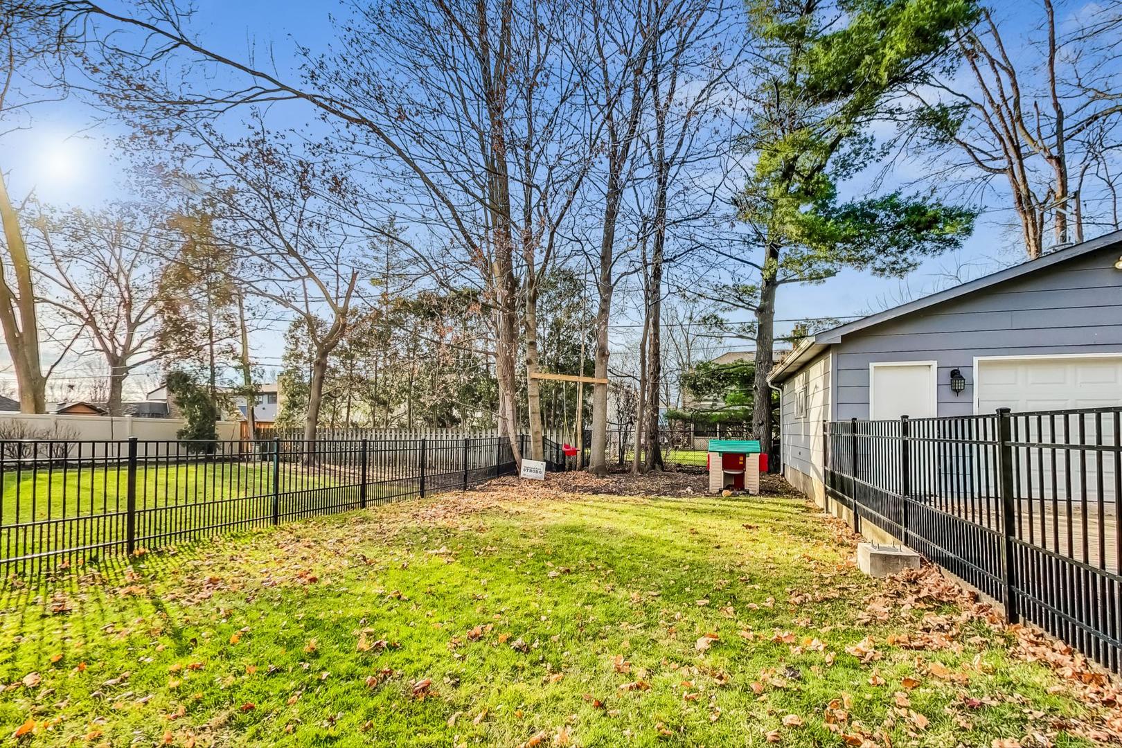 2944 Greenwood Avenue