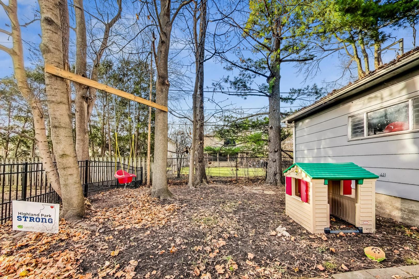 2944 Greenwood Avenue