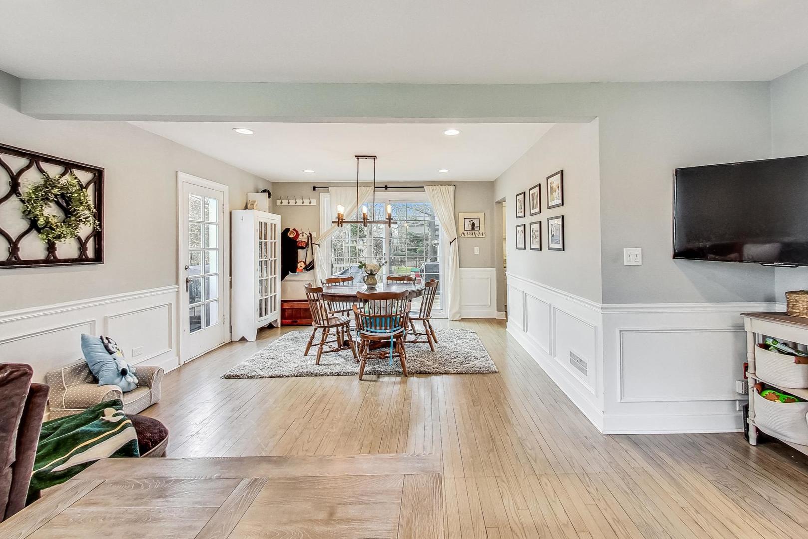 2944 Greenwood Avenue