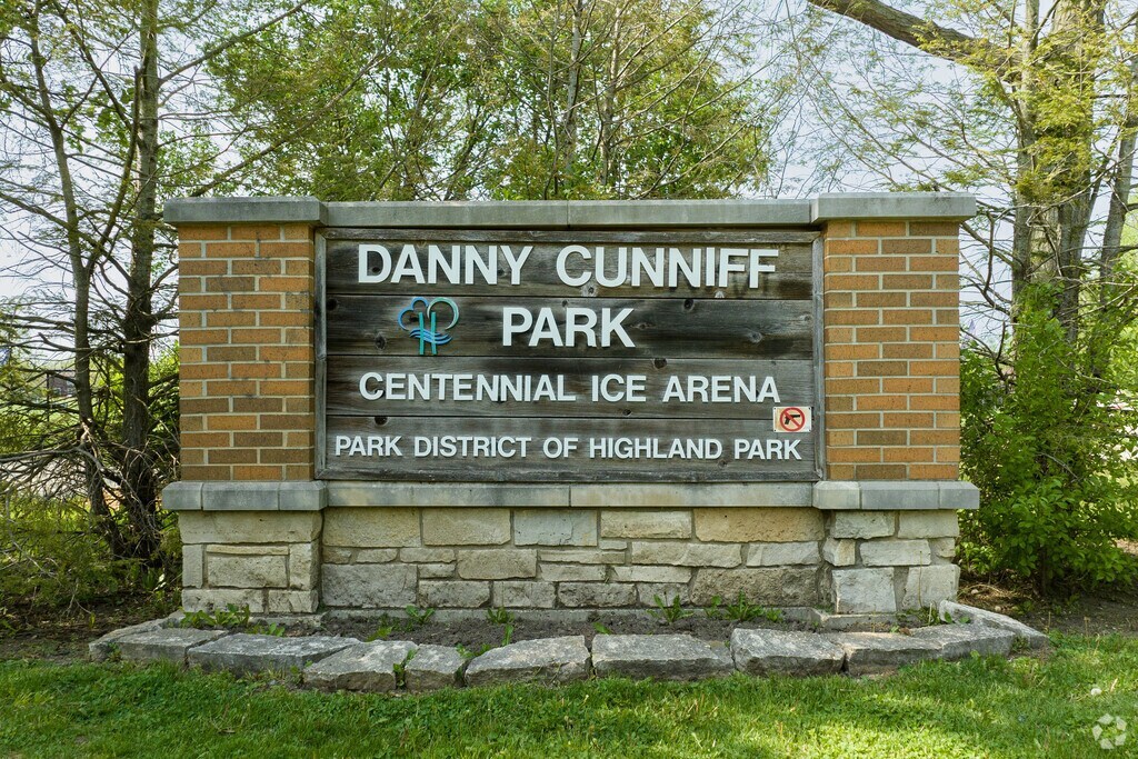 2944 Greenwood Avenue