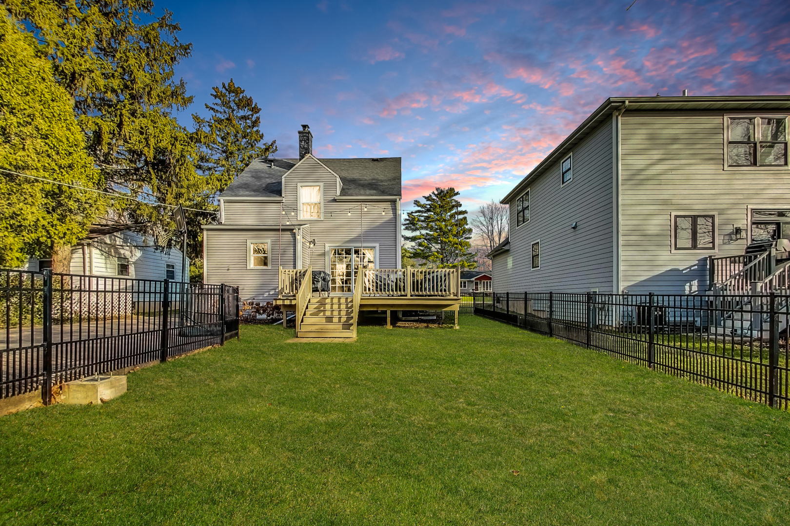 2944 Greenwood Avenue