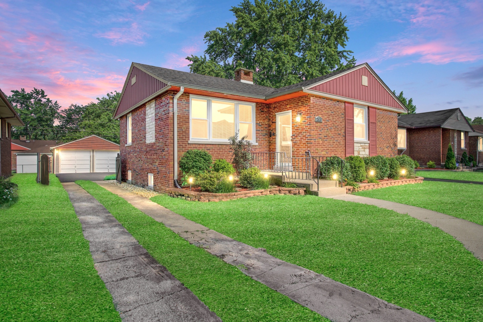 2323 Stratford Avenue