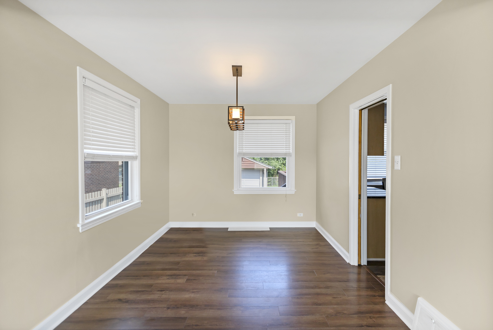 2323 Stratford Avenue