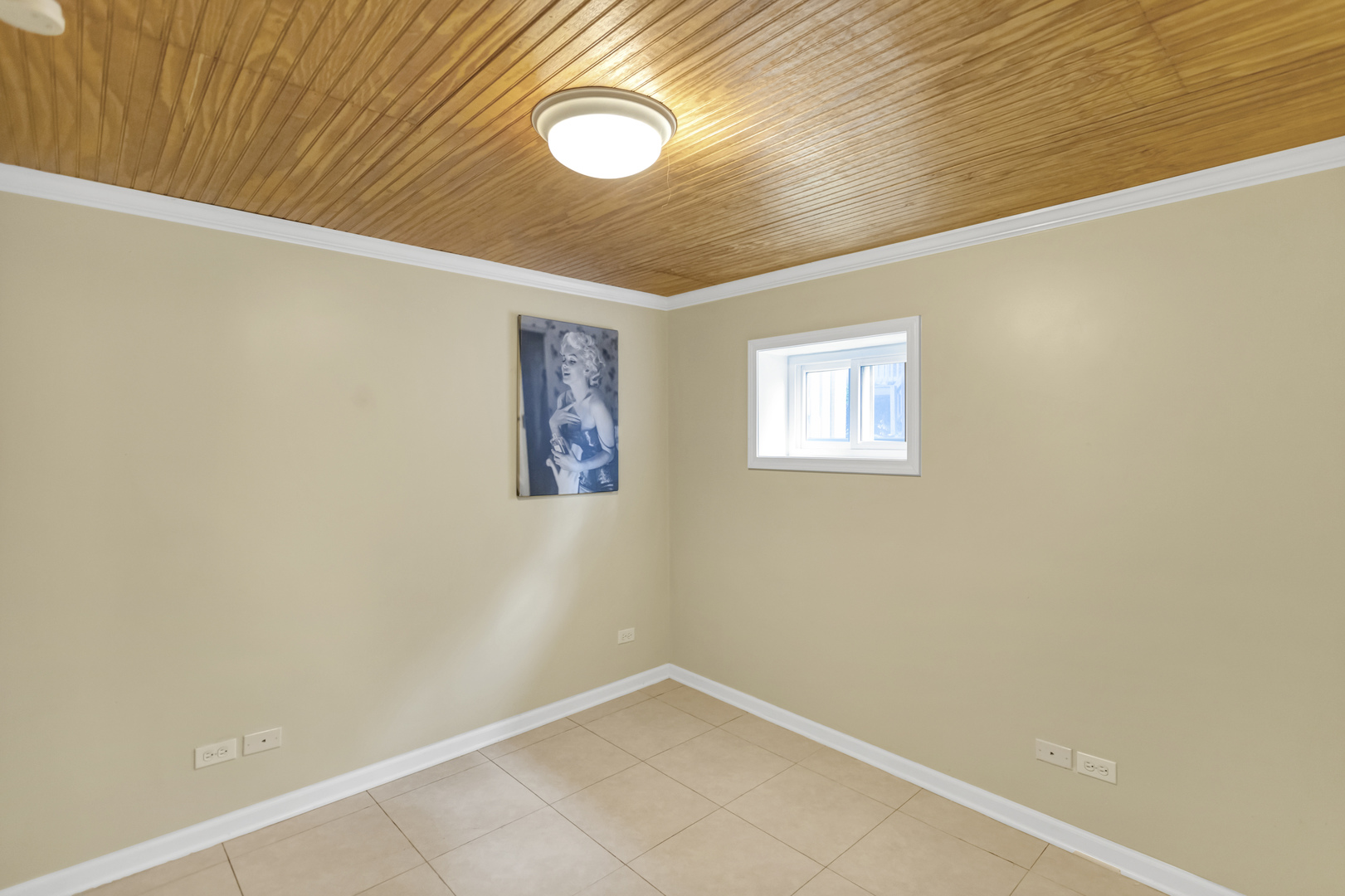 2323 Stratford Avenue