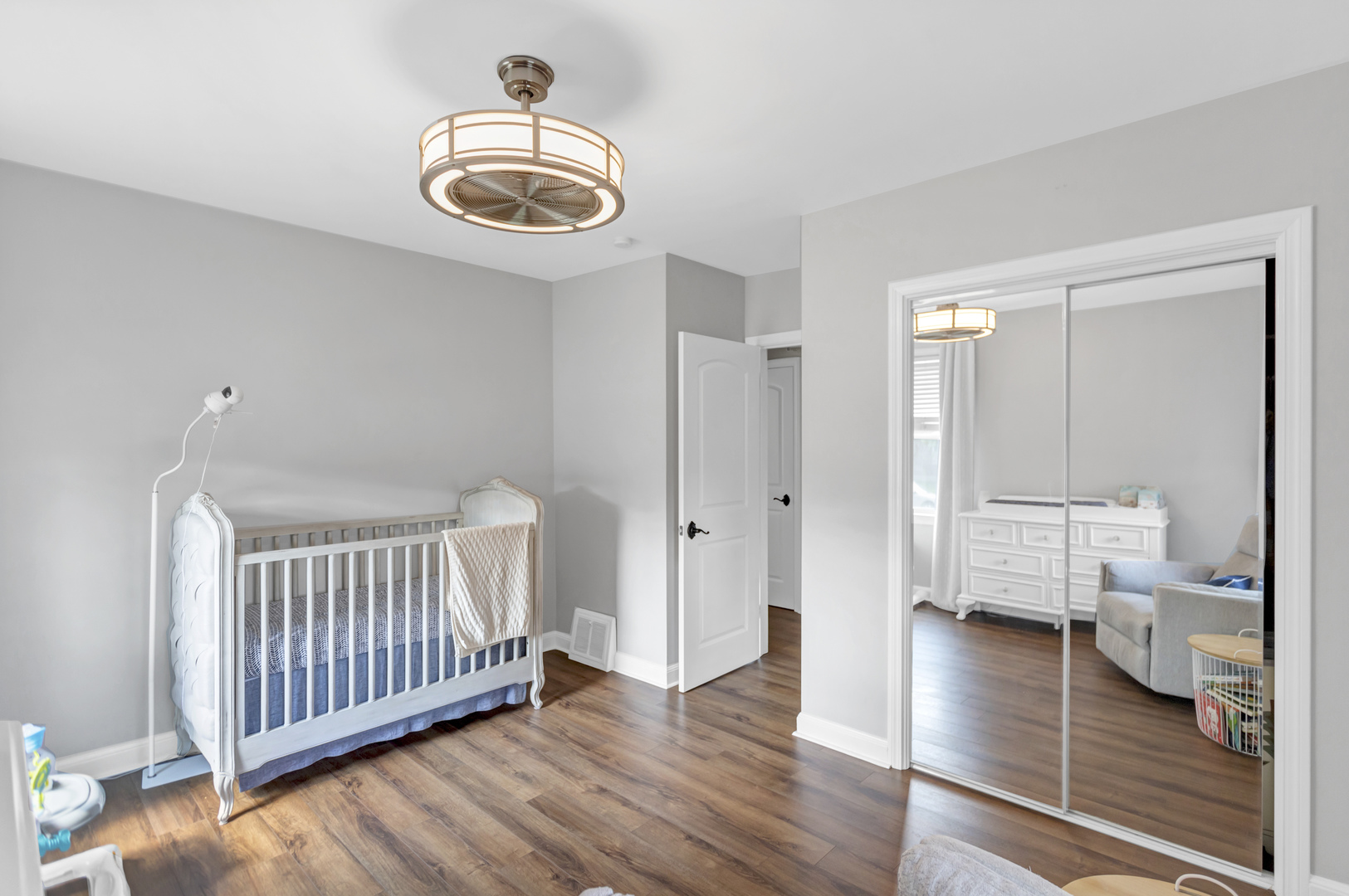 2323 Stratford Avenue