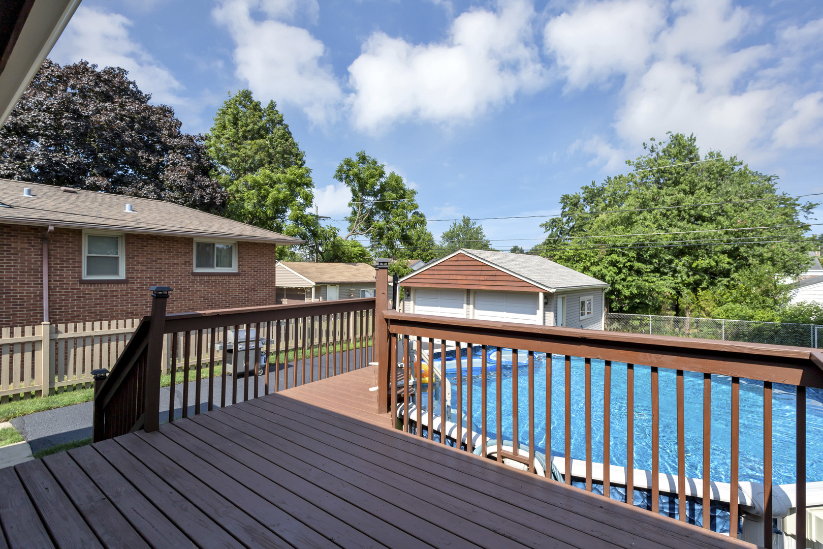 2323 Stratford Avenue