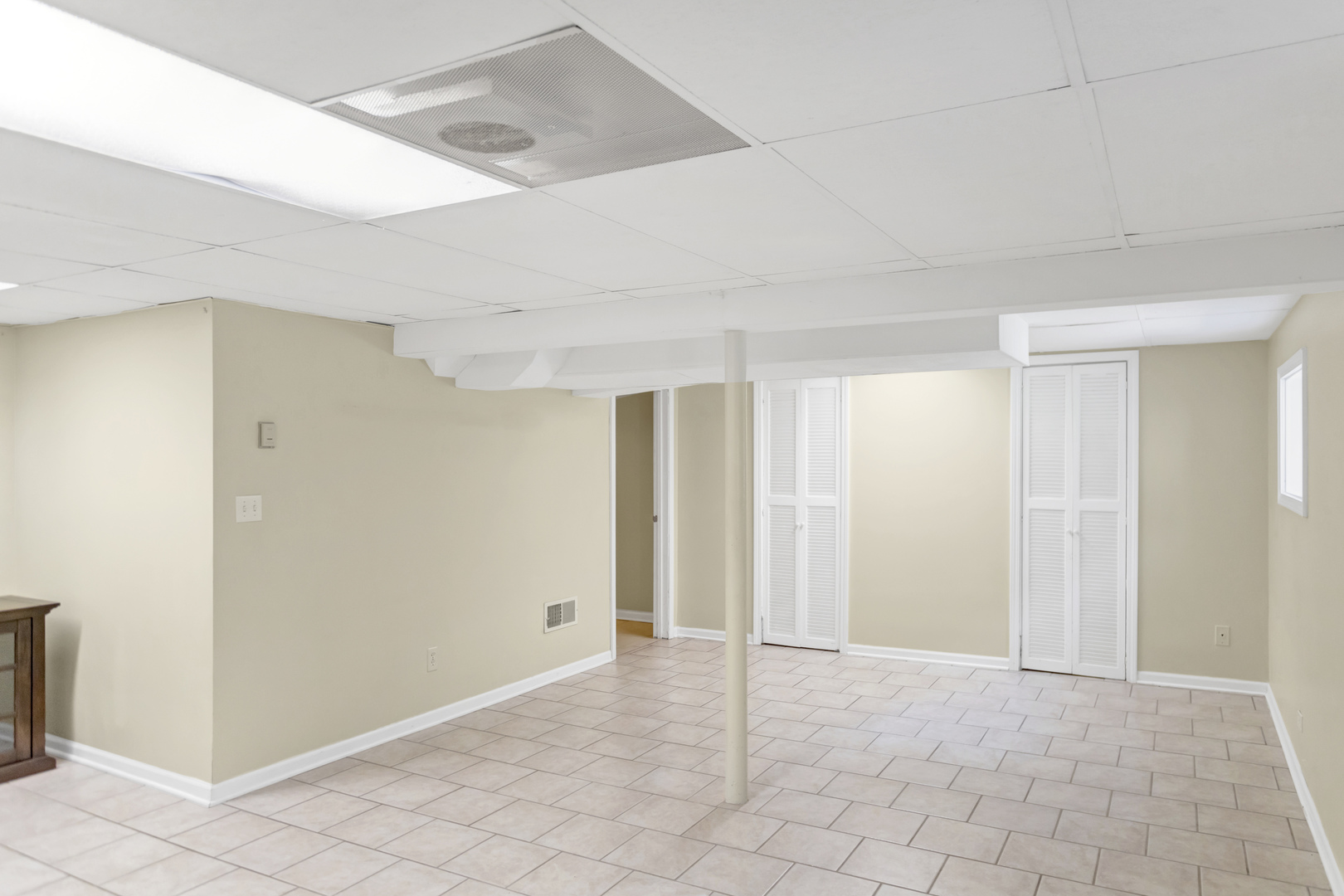 2323 Stratford Avenue