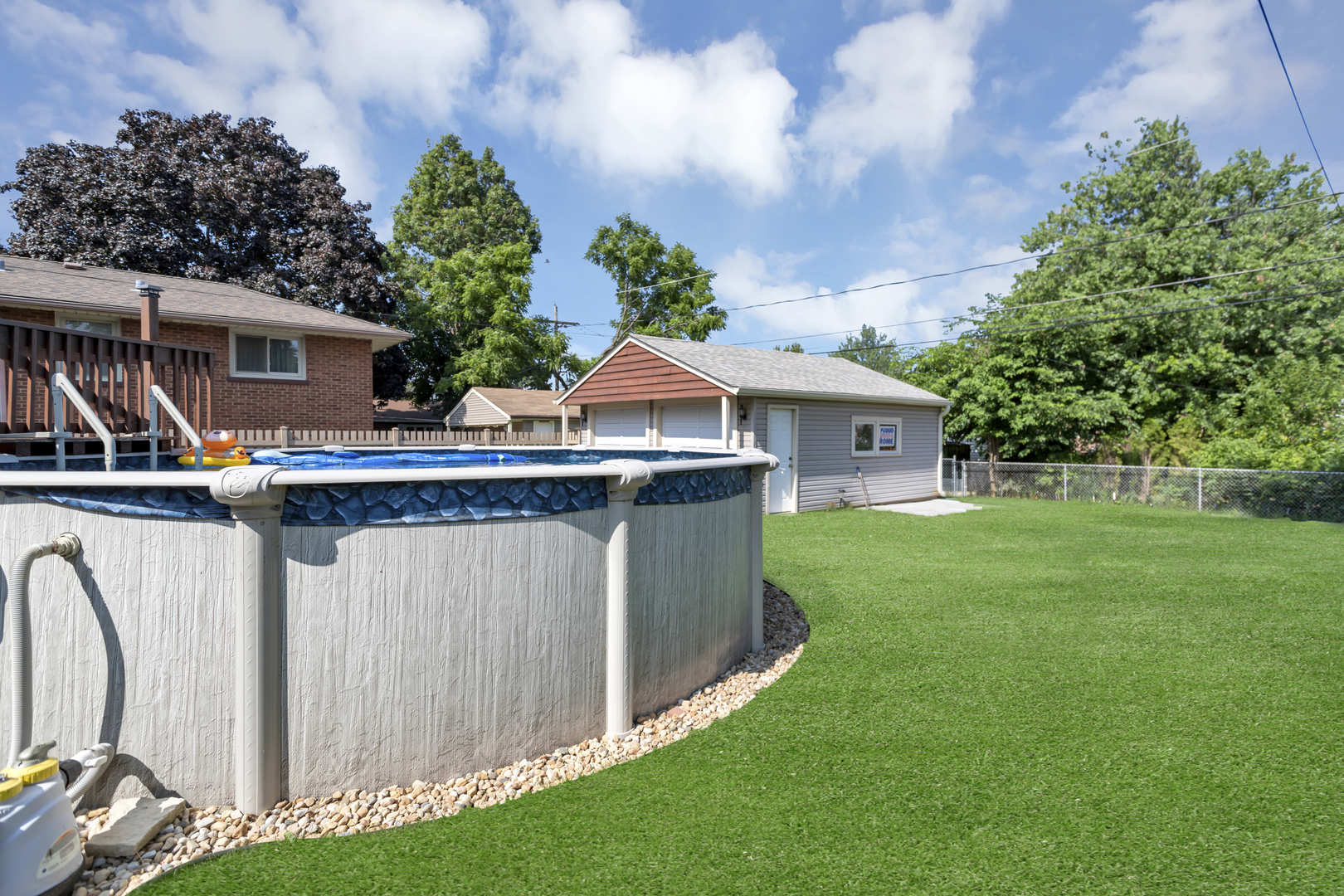 2323 Stratford Avenue