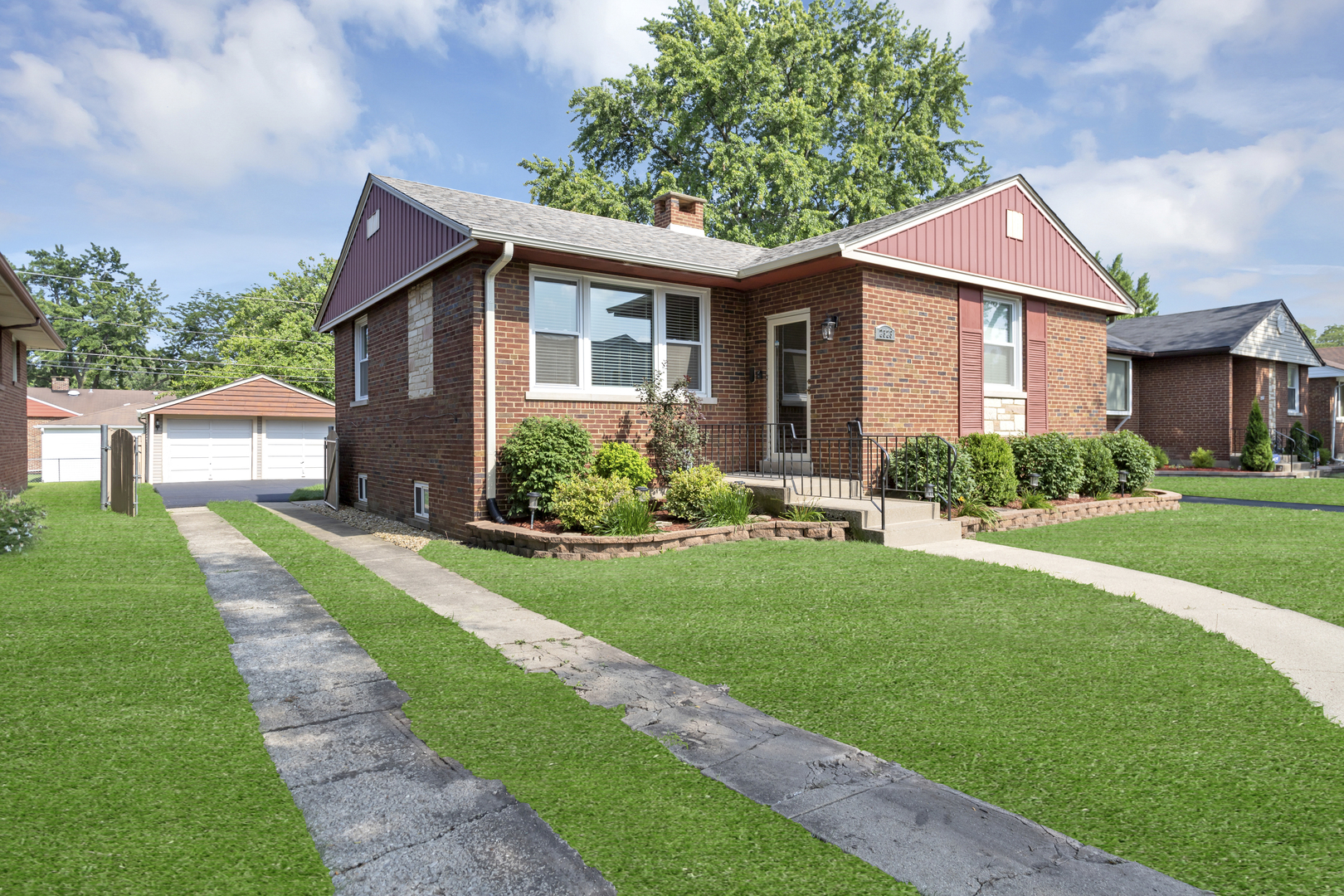 2323 Stratford Avenue