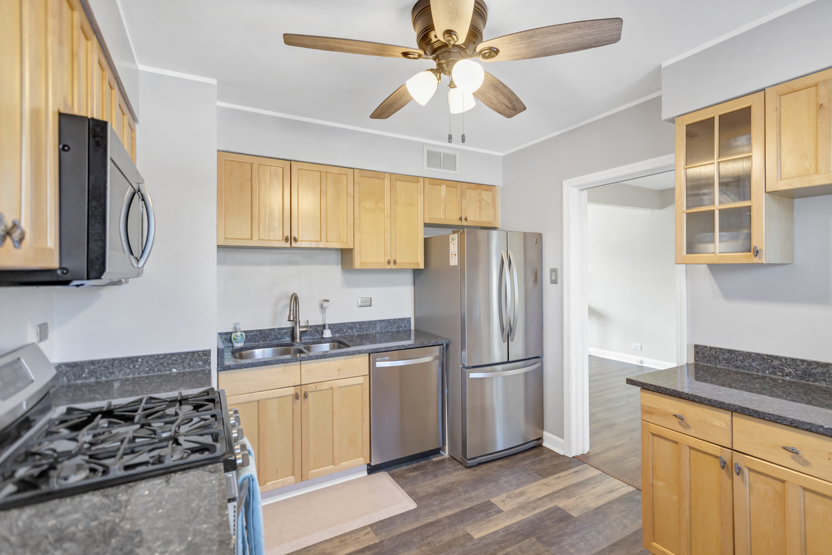 2323 Stratford Avenue