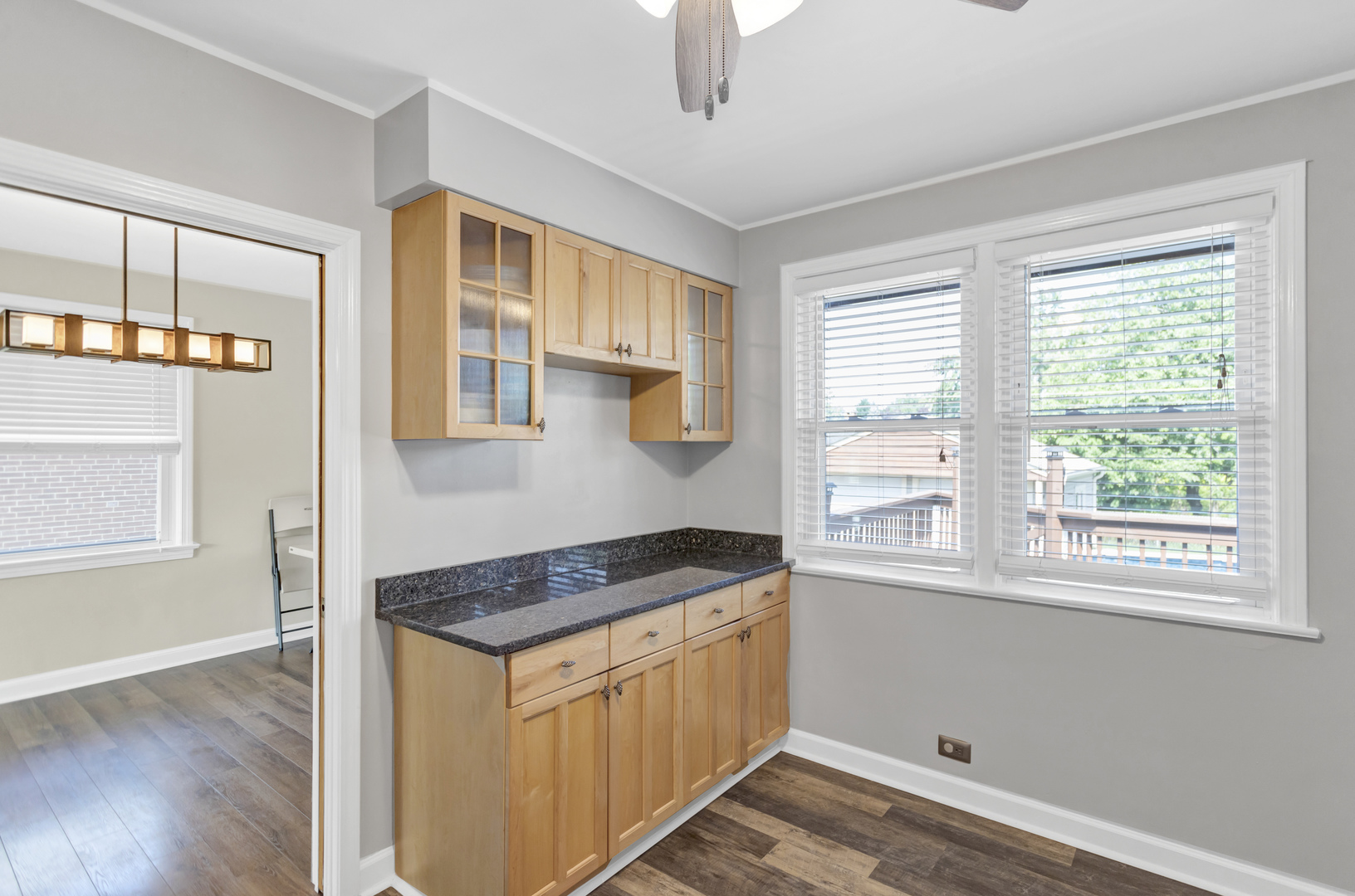 2323 Stratford Avenue