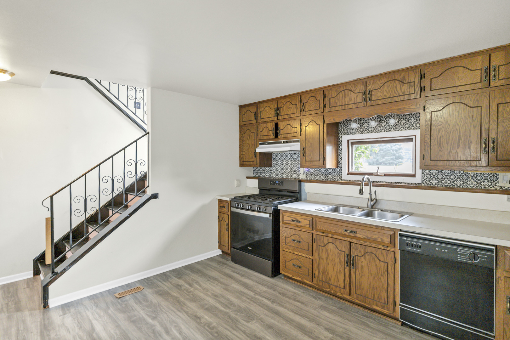 172 Boulder Hill Pass