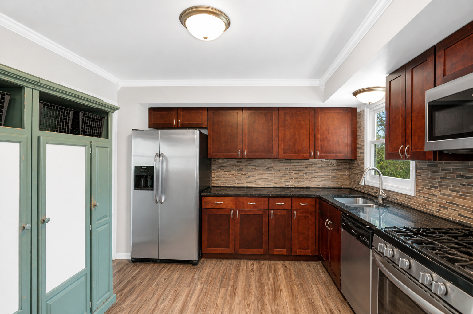 419 DEERPATH Drive