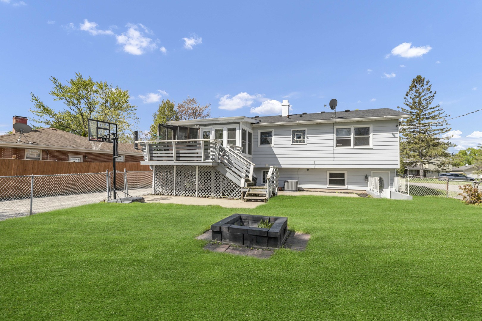 419 DEERPATH Drive