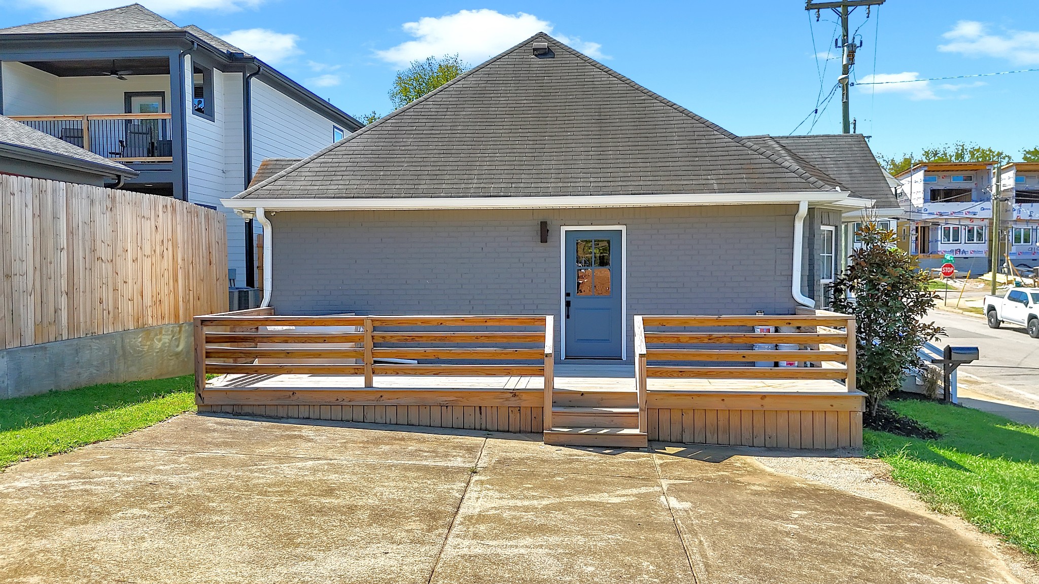 3011 Clare Ave