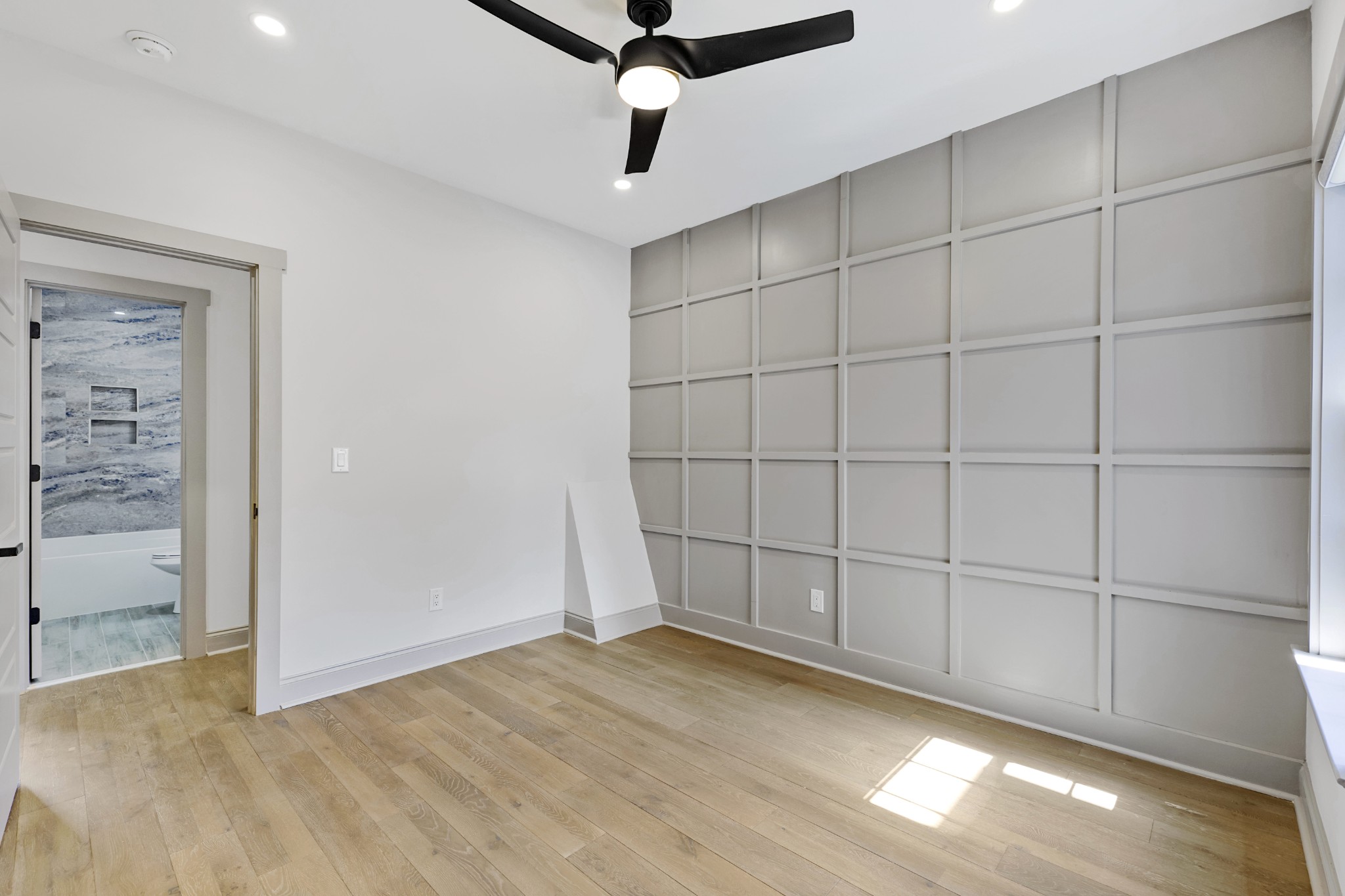 3011 Clare Ave