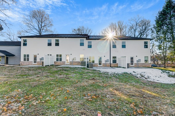 311 S Walnut St Unit: F