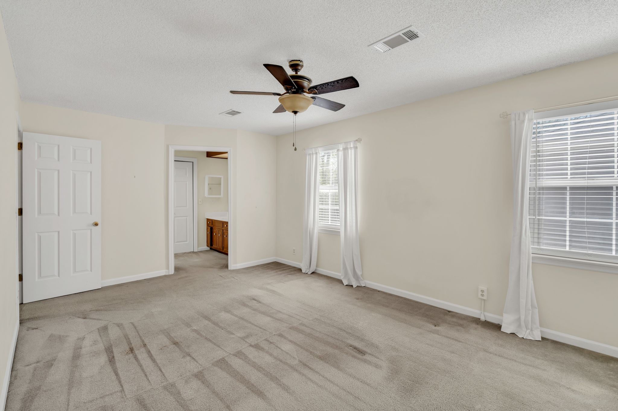 148 White Oak Way