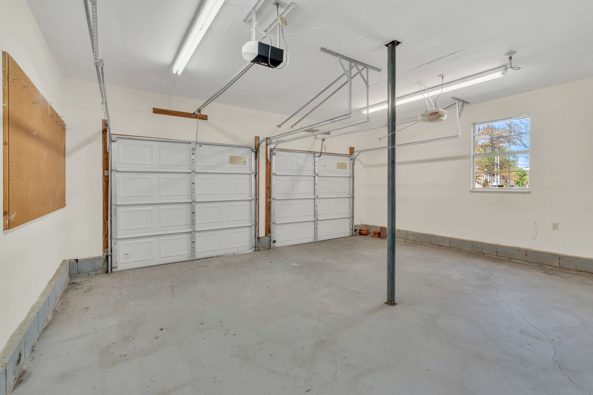 148 White Oak Way