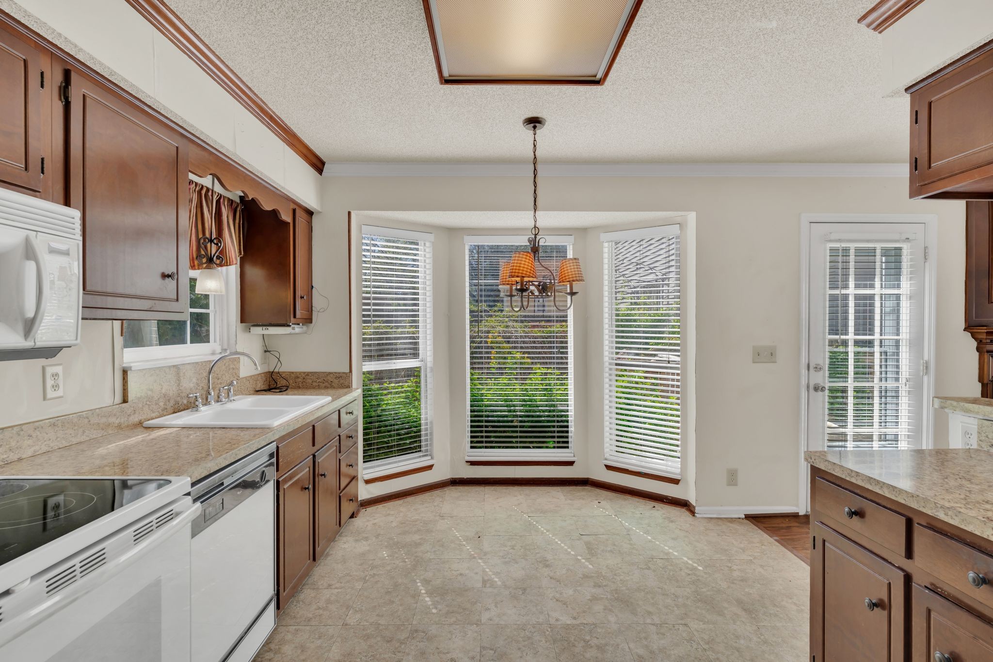 148 White Oak Way