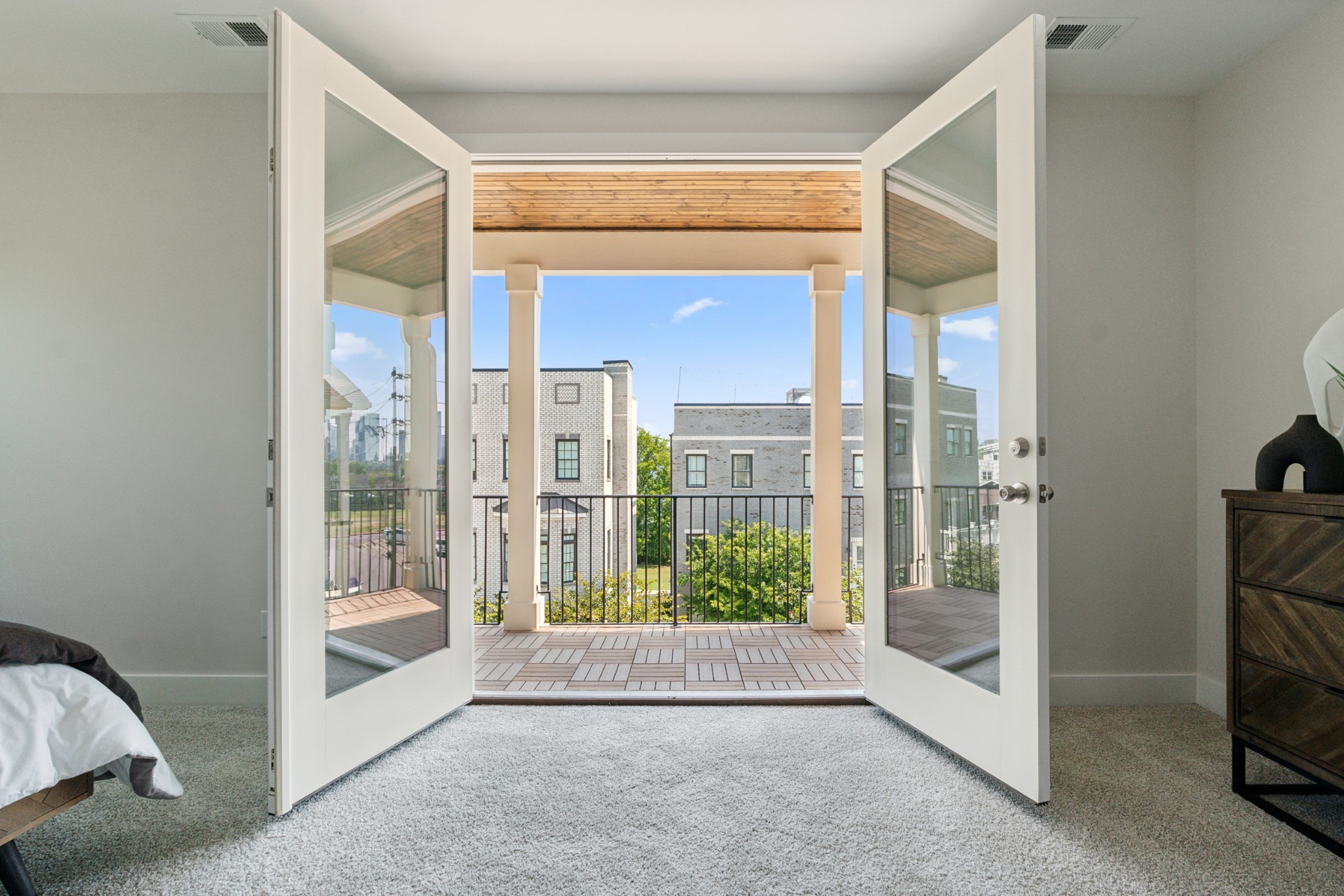 1105 11th Ave, N