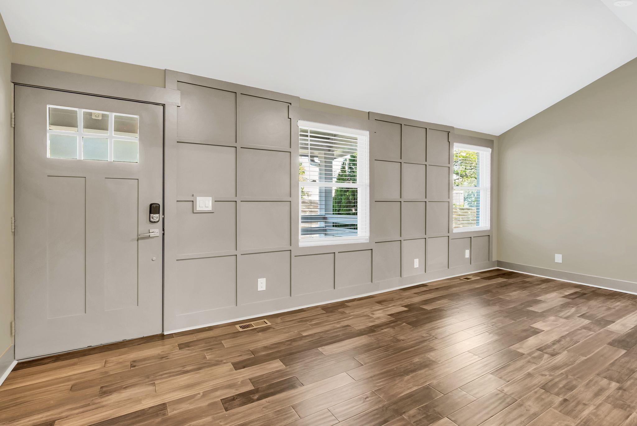 1300 Hawkins St Unit: 4