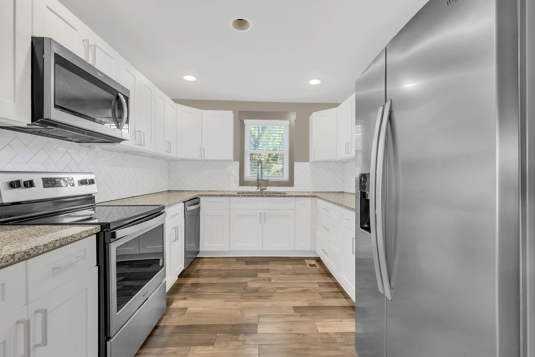 1300 Hawkins St Unit: 4