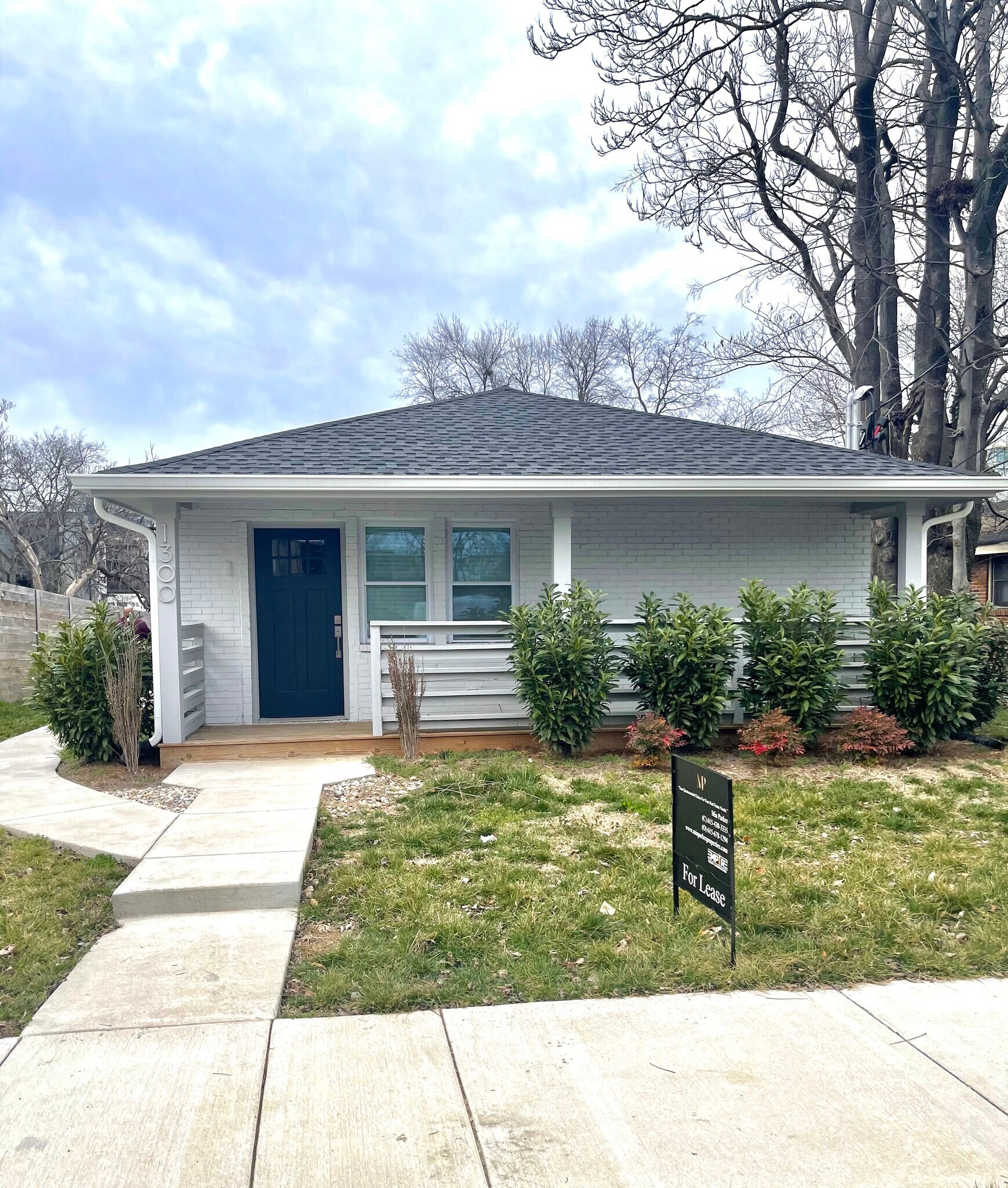1300 Hawkins St Unit: 4