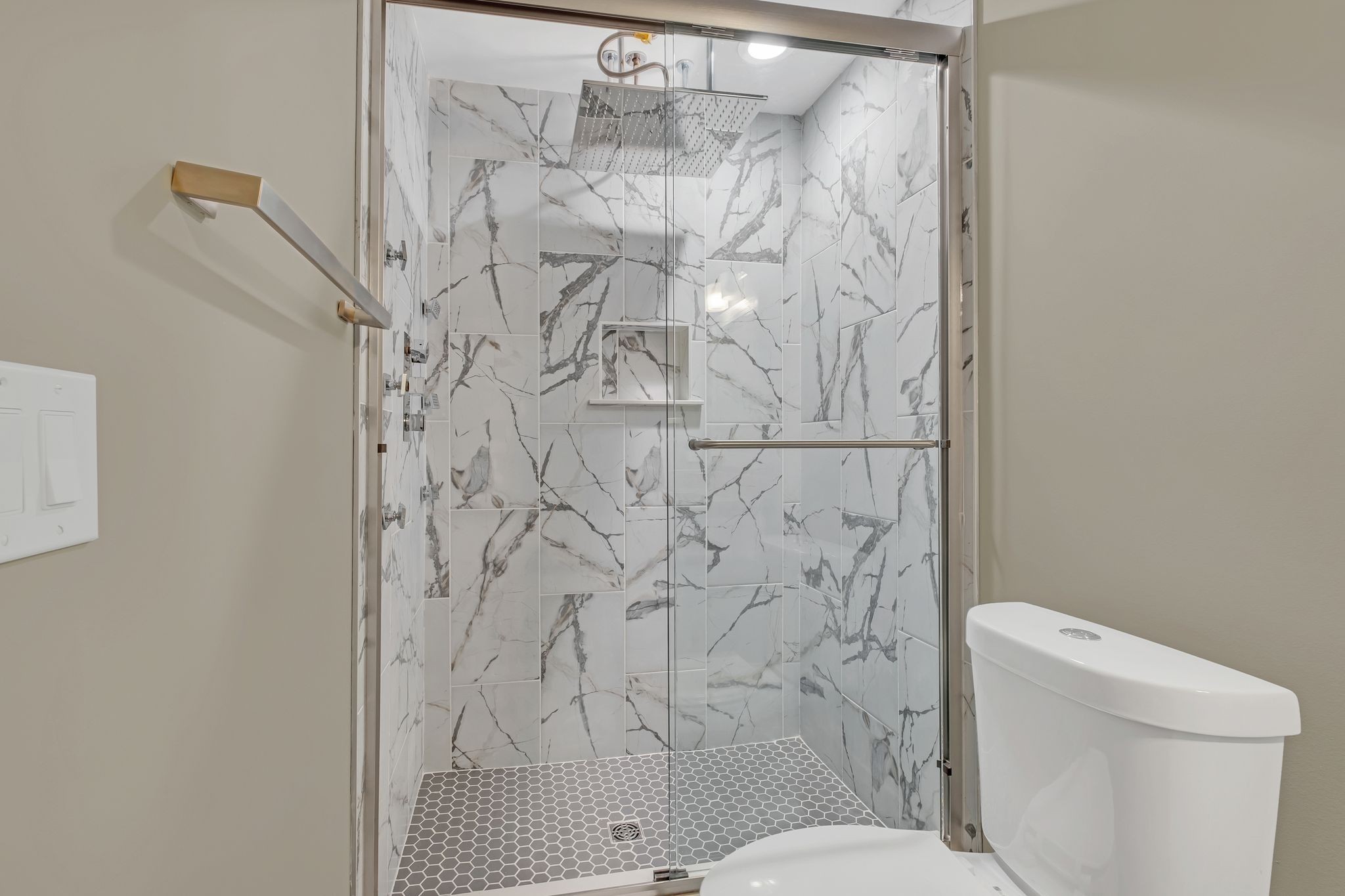 1300 Hawkins St Unit: 4