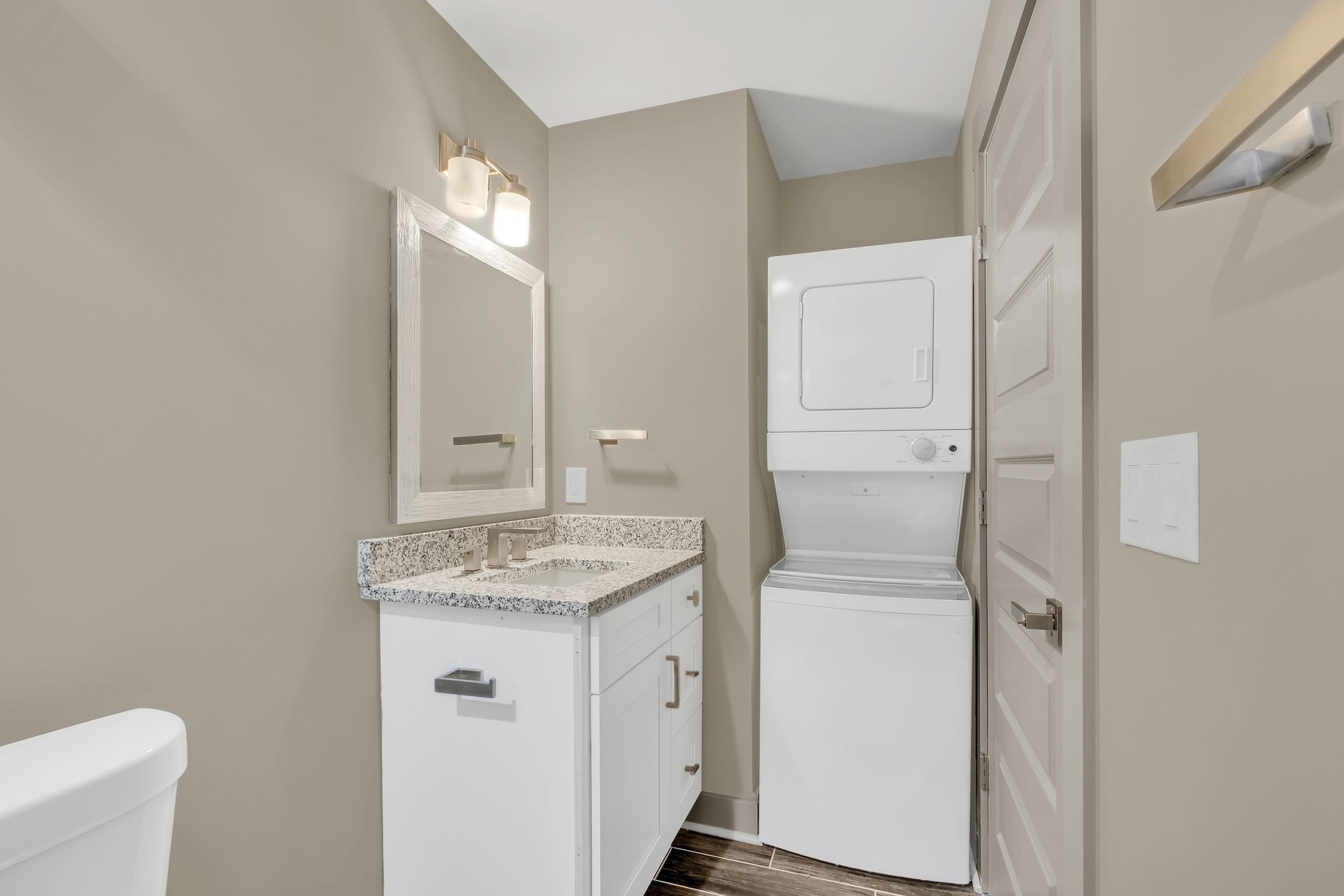 1300 Hawkins St Unit: 4