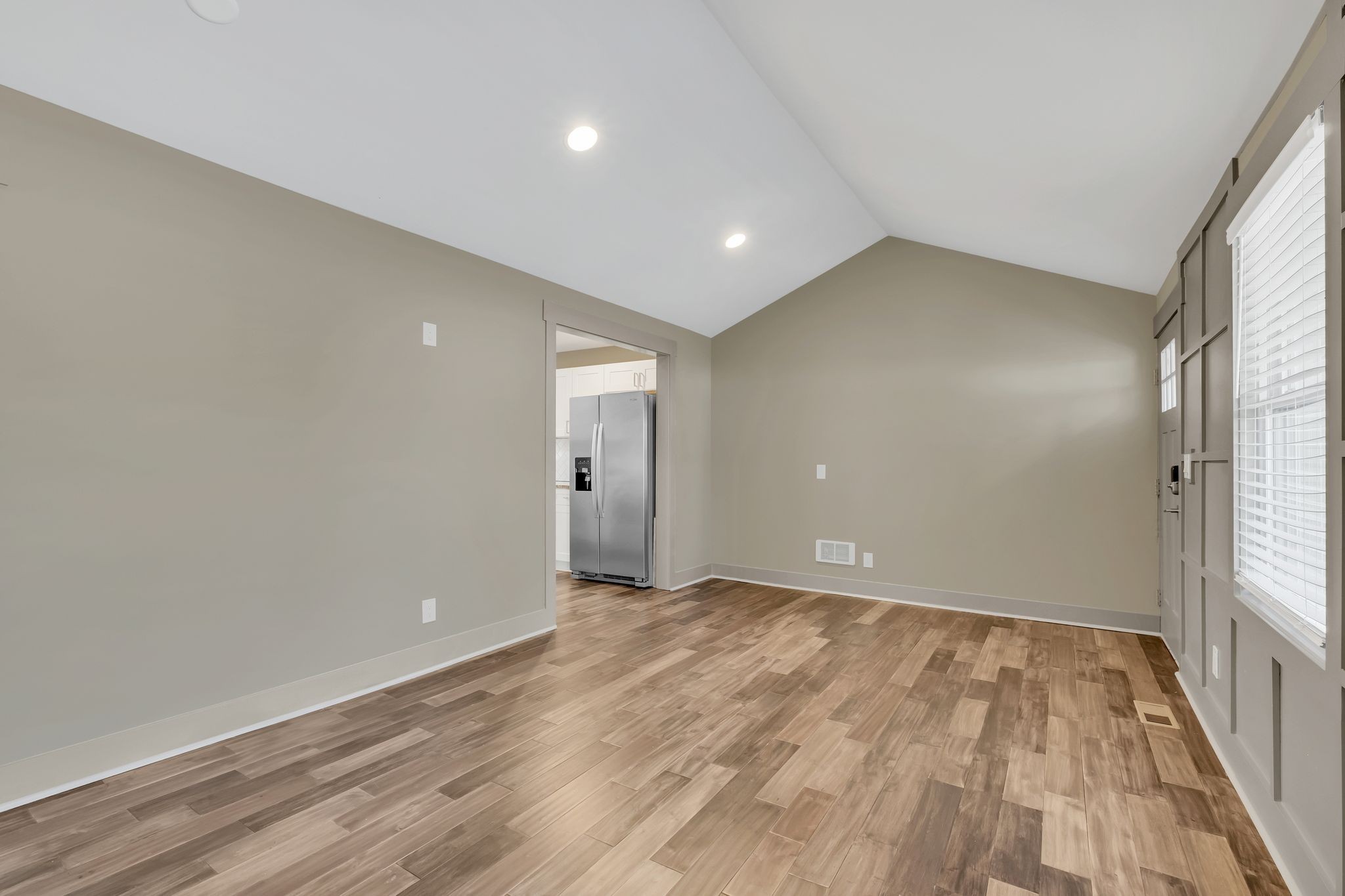 1300 Hawkins St Unit: 4