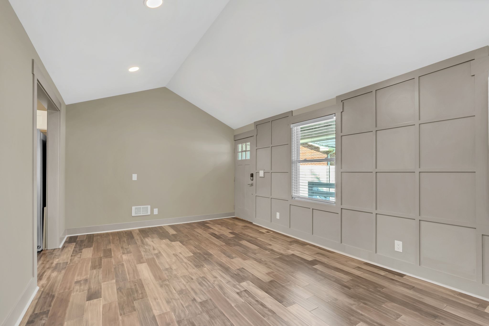 1300 Hawkins St Unit: 4