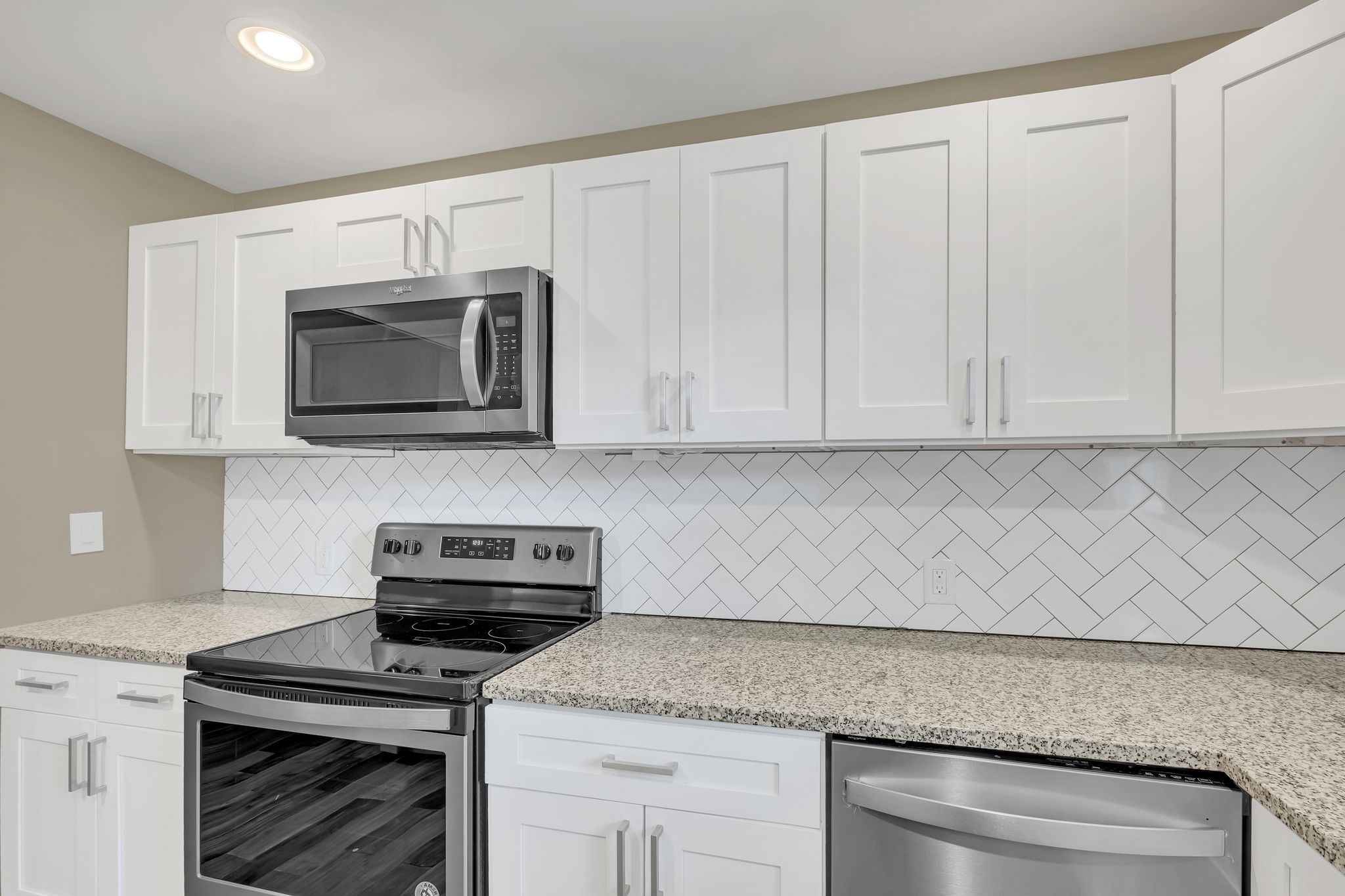 1300 Hawkins St Unit: 4