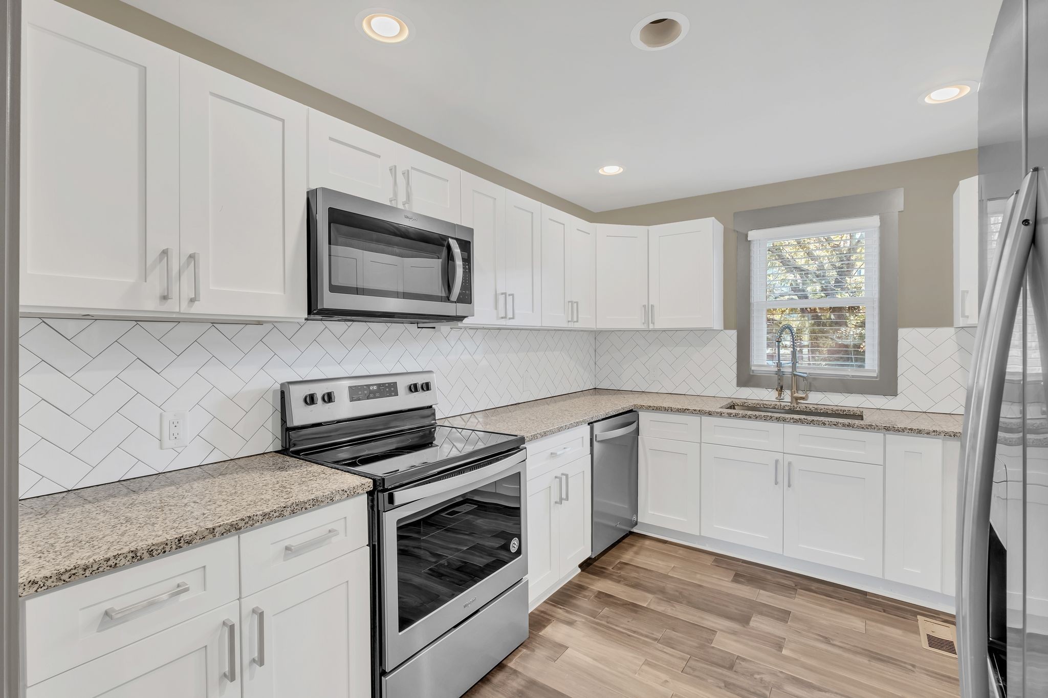 1300 Hawkins St Unit: 4