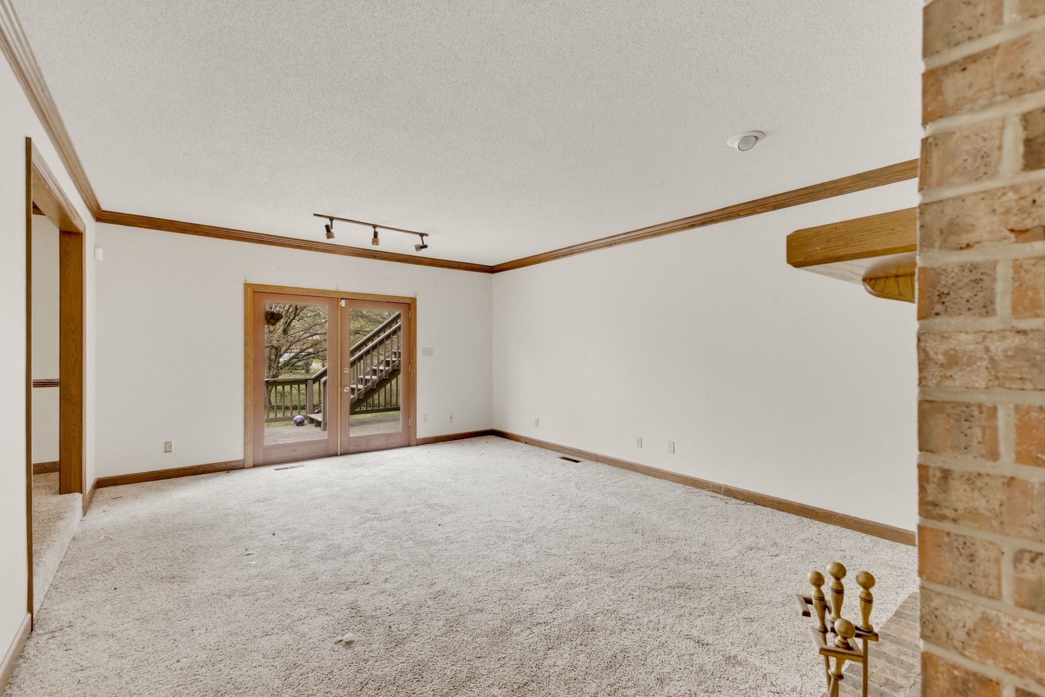 31 Colonial Cv