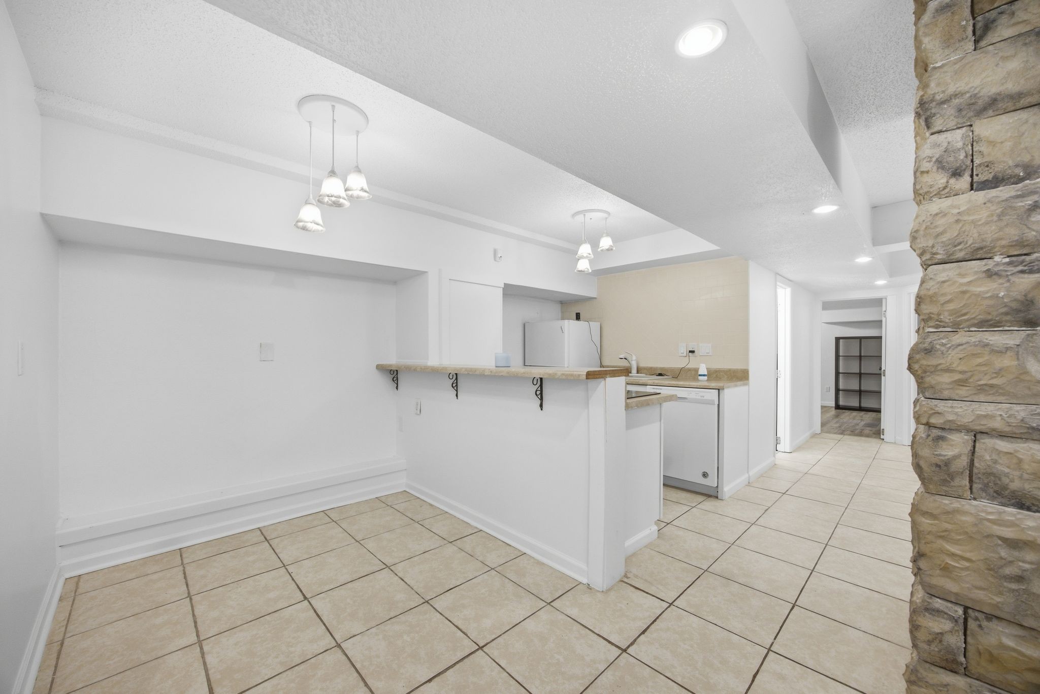 610 W Shadowlawn Dr