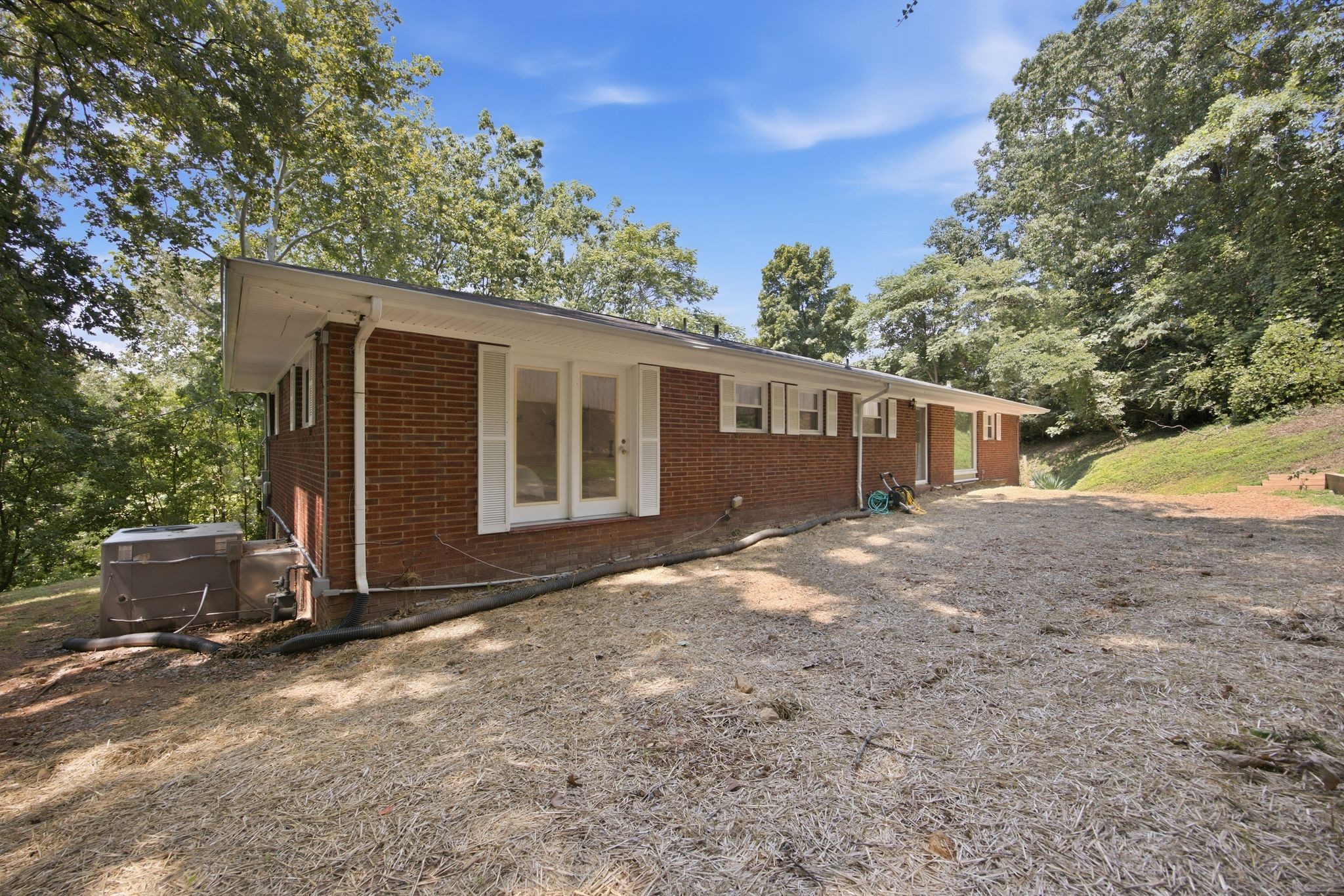 610 W Shadowlawn Dr