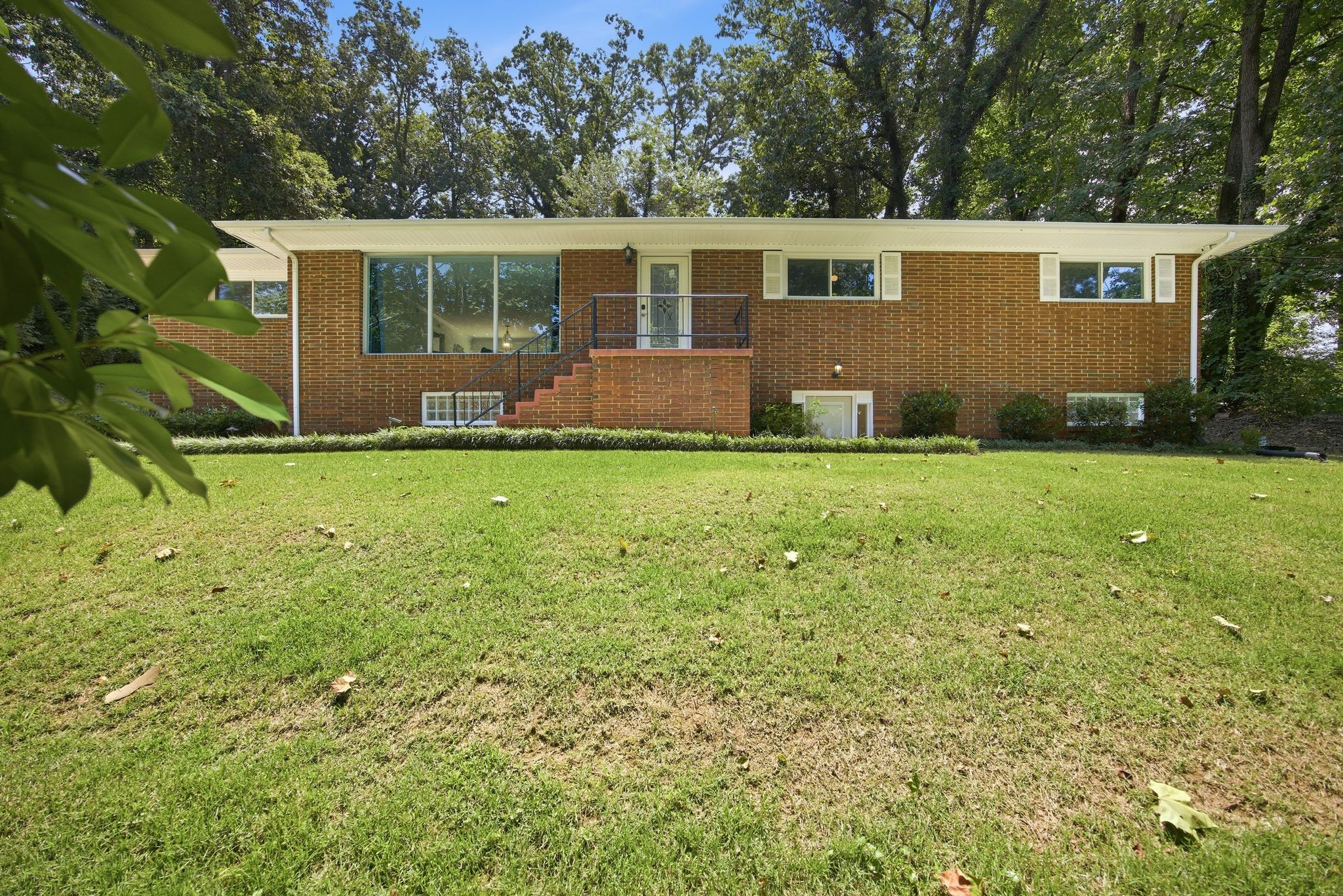 610 W Shadowlawn Dr