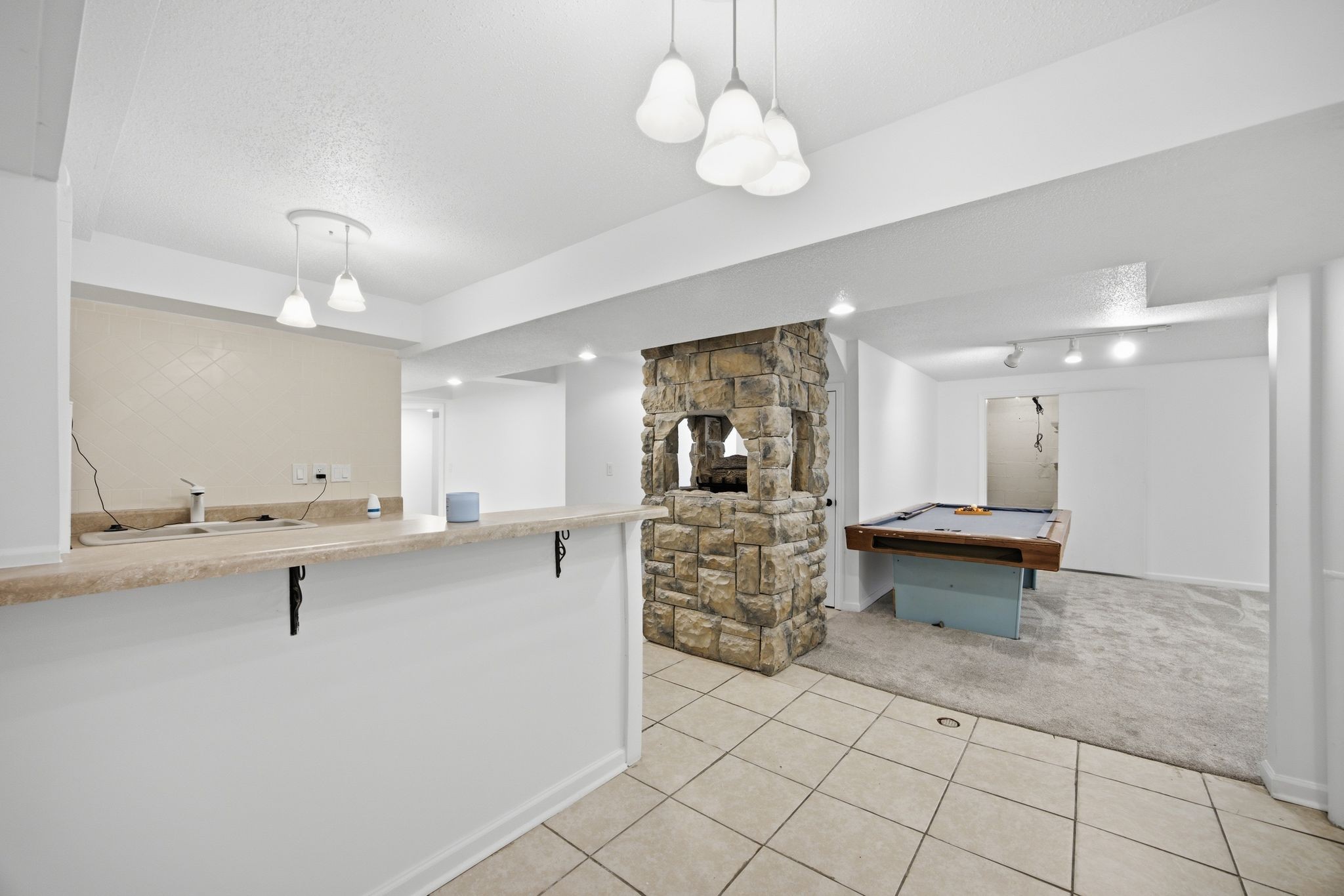 610 W Shadowlawn Dr