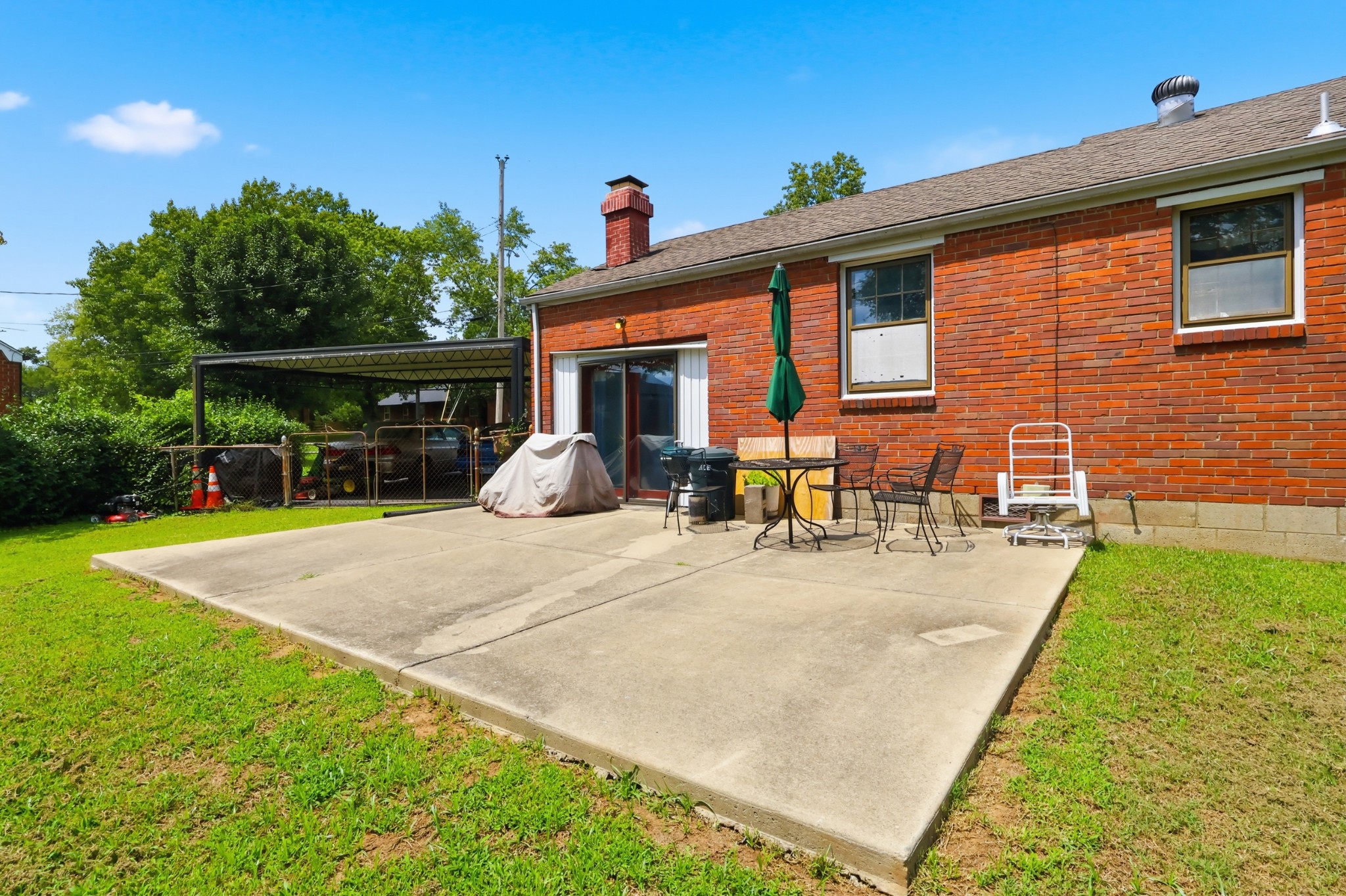 2517 David Dr