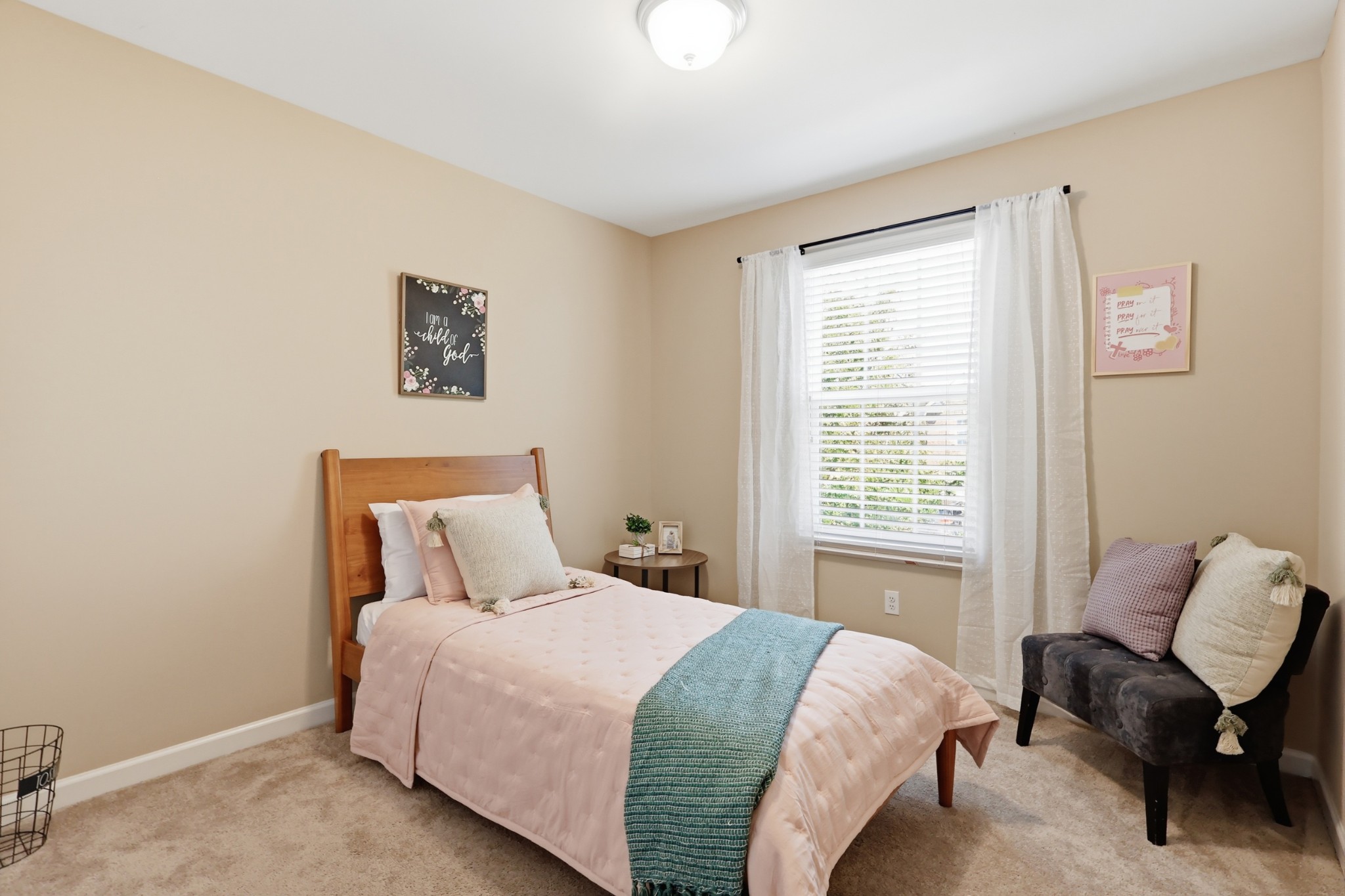 805 Kennear Ln
