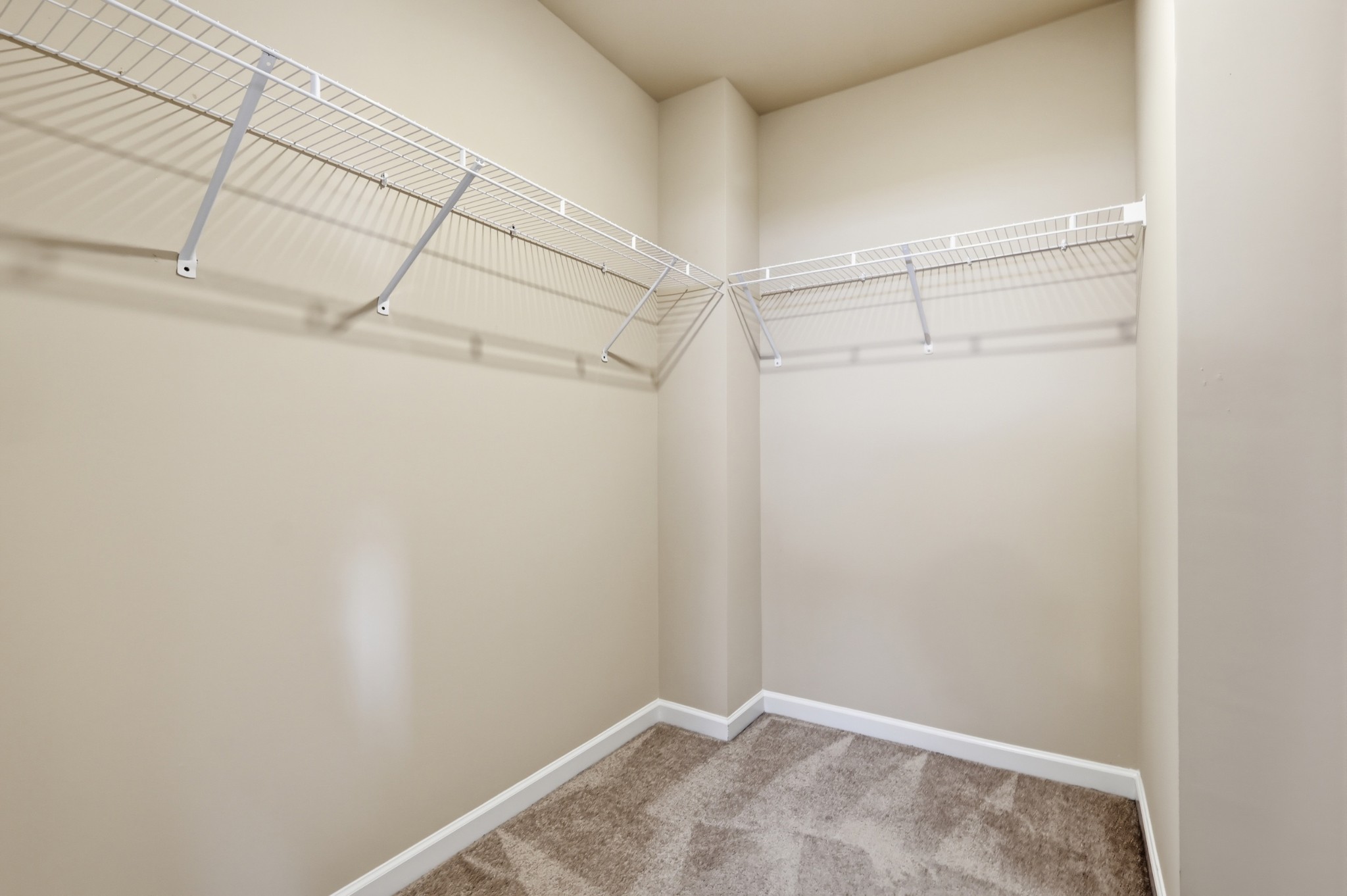 805 Kennear Ln