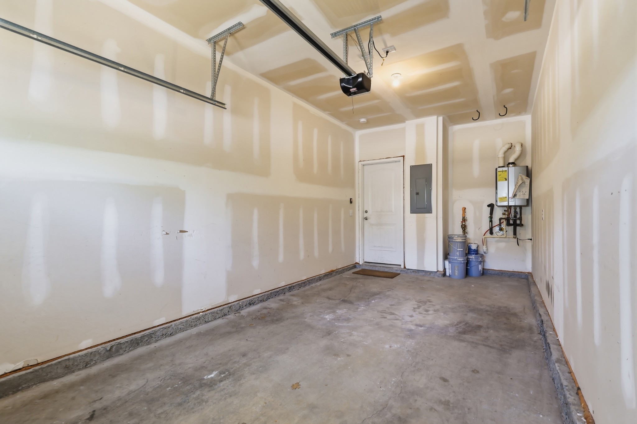 805 Kennear Ln